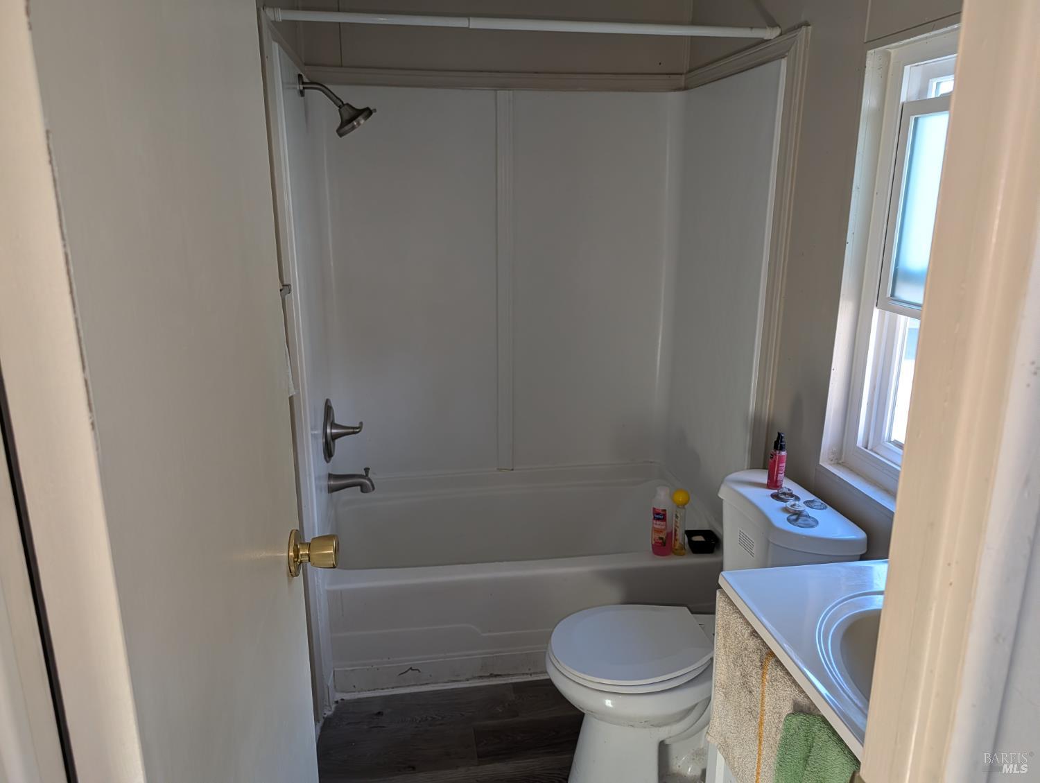 Detail Gallery Image 8 of 9 For 122 Burgundy Cir, Yountville,  CA 94599 - 2 Beds | 2 Baths