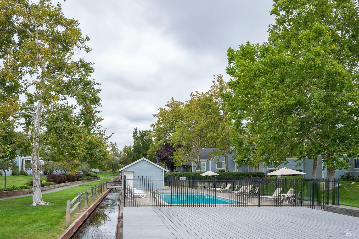 Detail Gallery Image 43 of 51 For 9636 Lakewood Dr, Windsor,  CA 95492 - 2 Beds | 2 Baths