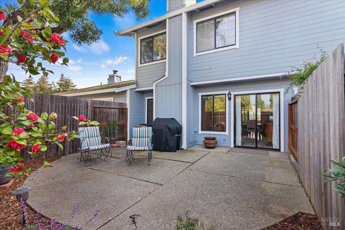 Detail Gallery Image 21 of 23 For 1782 Devonshire Dr, Benicia,  CA 94510 - 3 Beds | 2/1 Baths