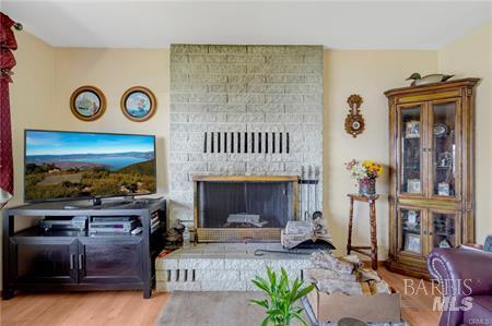Detail Gallery Image 10 of 48 For 9245 Glenhaven Dr, Glenhaven,  CA 95443 - 3 Beds | 1/1 Baths