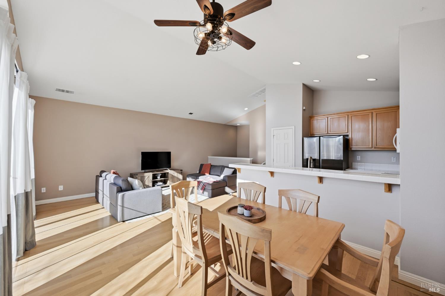 Detail Gallery Image 20 of 35 For 2983 Bay Village Ave, Santa Rosa,  CA 95403 - 4 Beds | 2 Baths