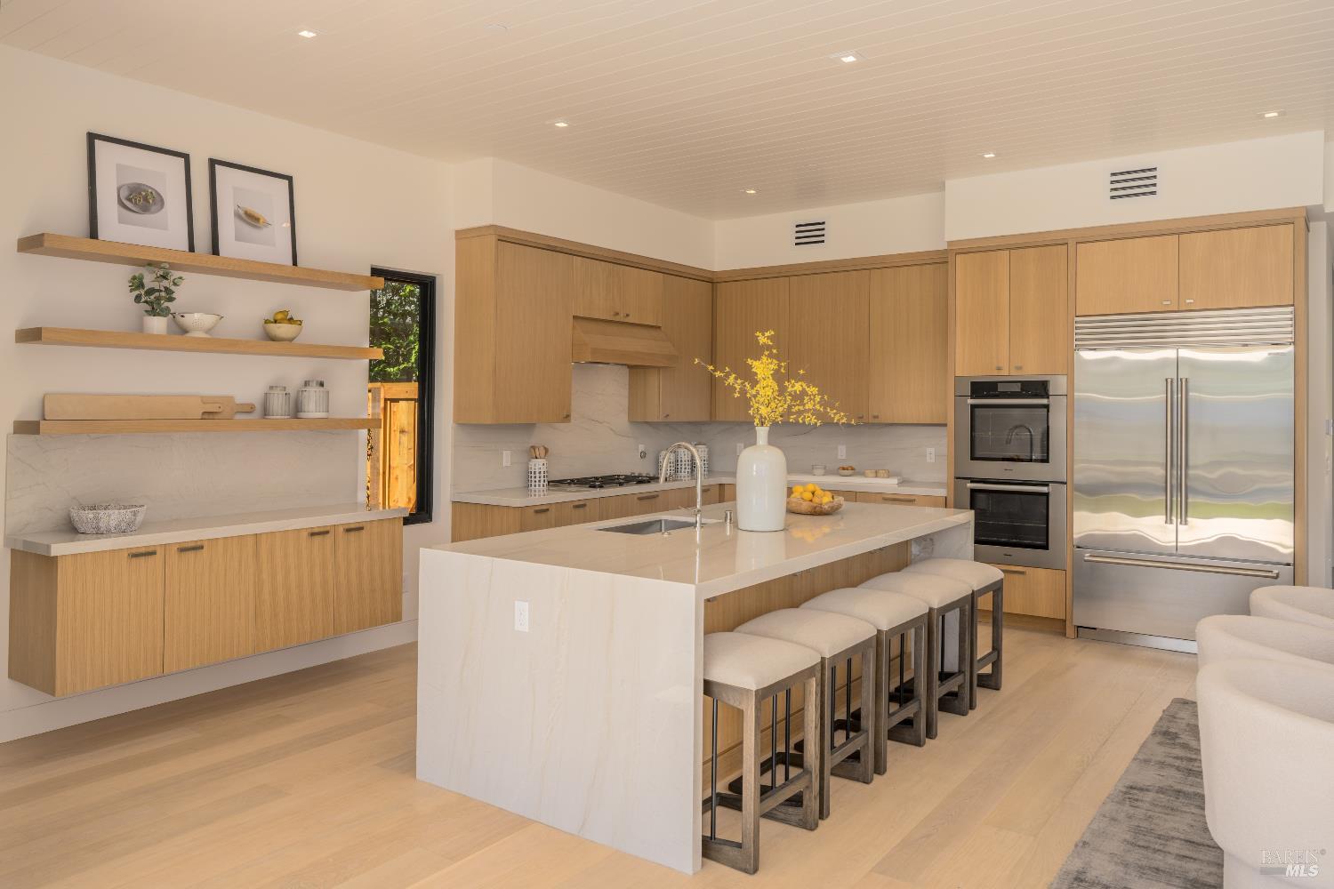 Detail Gallery Image 11 of 30 For 1547 Allyn Ave, Saint Helena,  CA 94574 - 5 Beds | 5 Baths