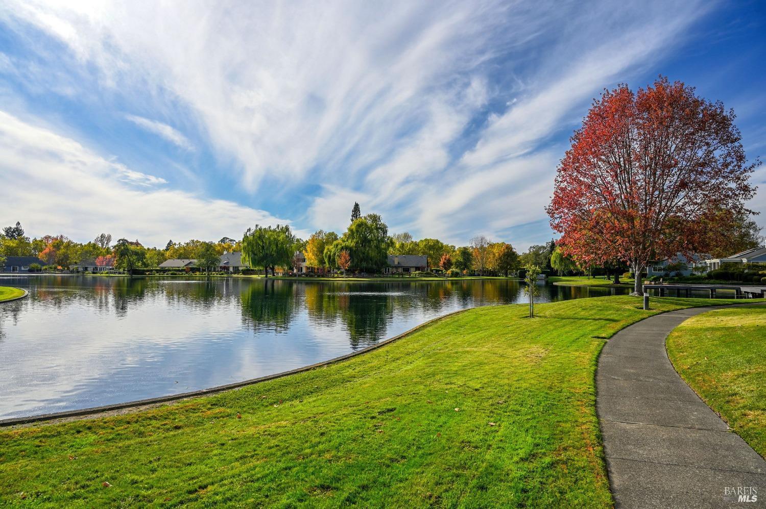Detail Gallery Image 10 of 51 For 9636 Lakewood Dr, Windsor,  CA 95492 - 2 Beds | 2 Baths