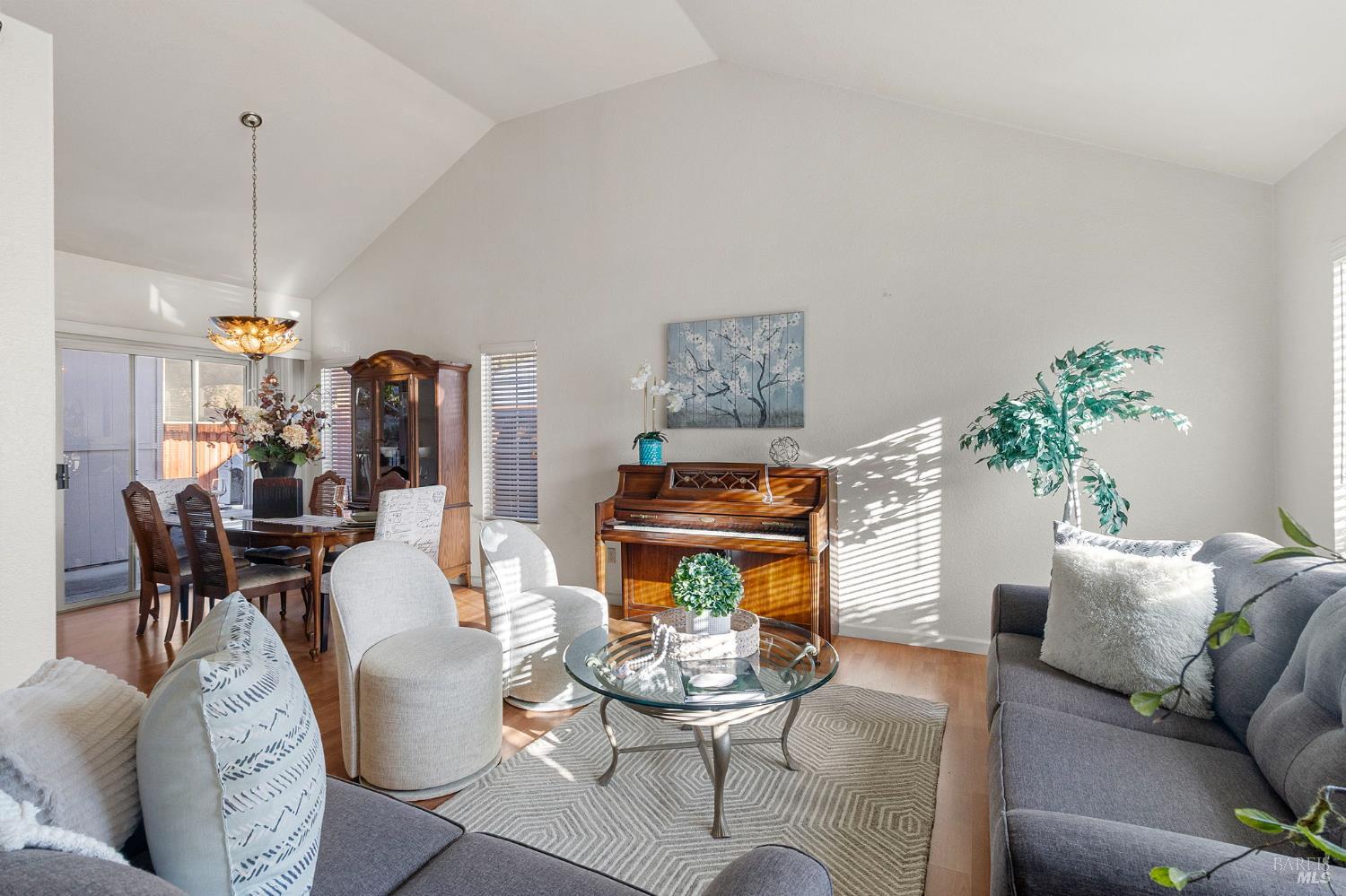 Detail Gallery Image 15 of 23 For 730 Britannia Dr, Vallejo,  CA 94591 - 3 Beds | 2/1 Baths