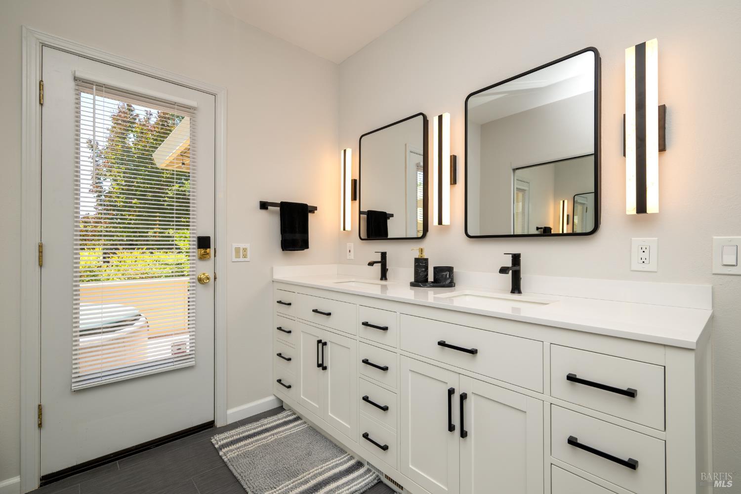 Detail Gallery Image 33 of 51 For 9636 Lakewood Dr, Windsor,  CA 95492 - 2 Beds | 2 Baths