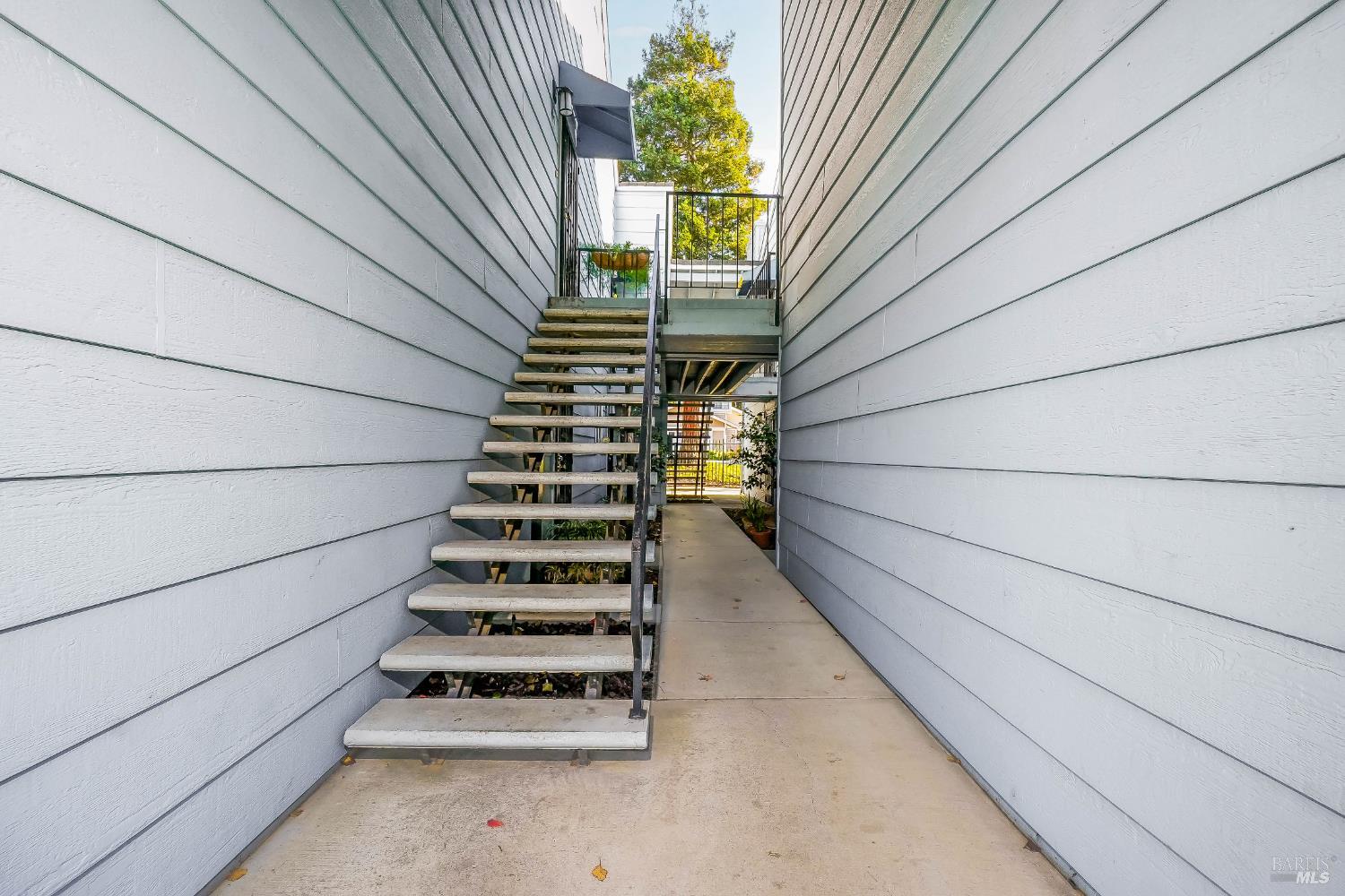 Detail Gallery Image 6 of 41 For 401 Lighthouse Dr, Vallejo,  CA 94590 - 2 Beds | 2 Baths