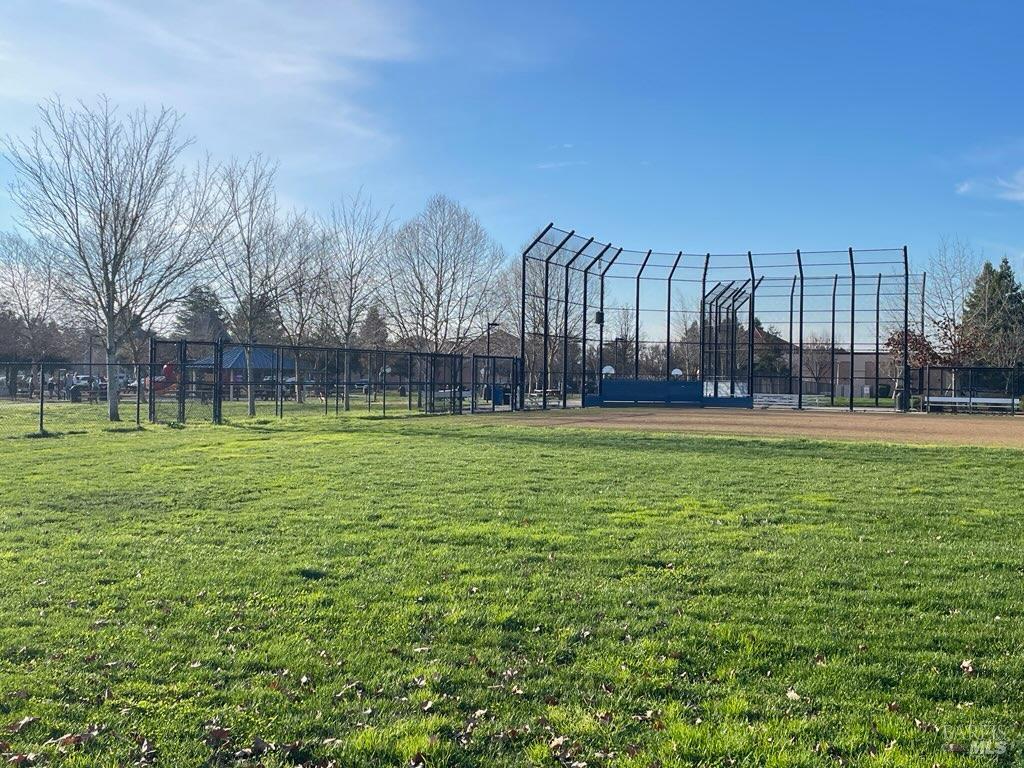 Detail Gallery Image 35 of 39 For 1757 Burgundy Ct, Petaluma,  CA 94954 - 3 Beds | 2 Baths