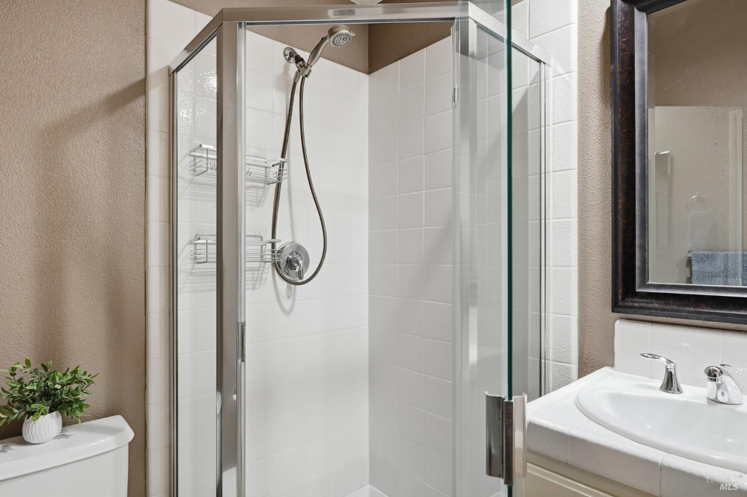 Detail Gallery Image 8 of 35 For 2983 Bay Village Ave, Santa Rosa,  CA 95403 - 4 Beds | 2 Baths