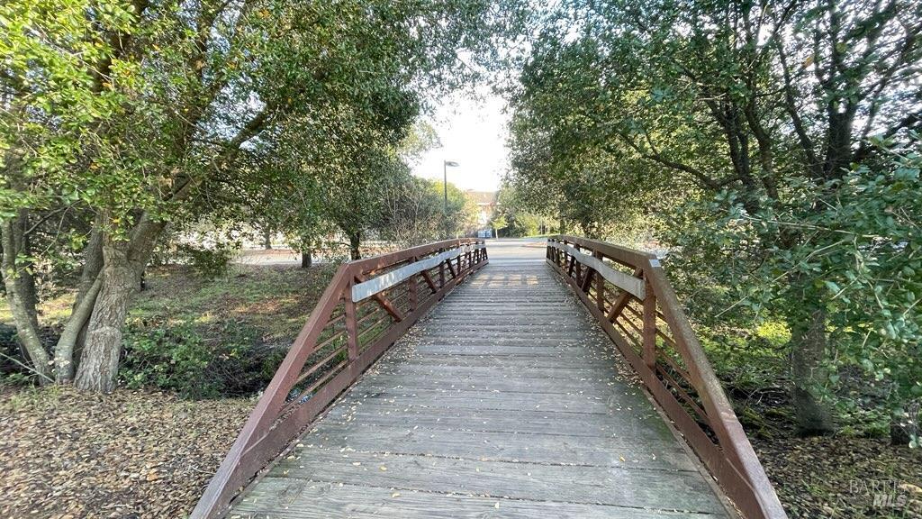 Detail Gallery Image 34 of 39 For 1757 Burgundy Ct, Petaluma,  CA 94954 - 3 Beds | 2 Baths