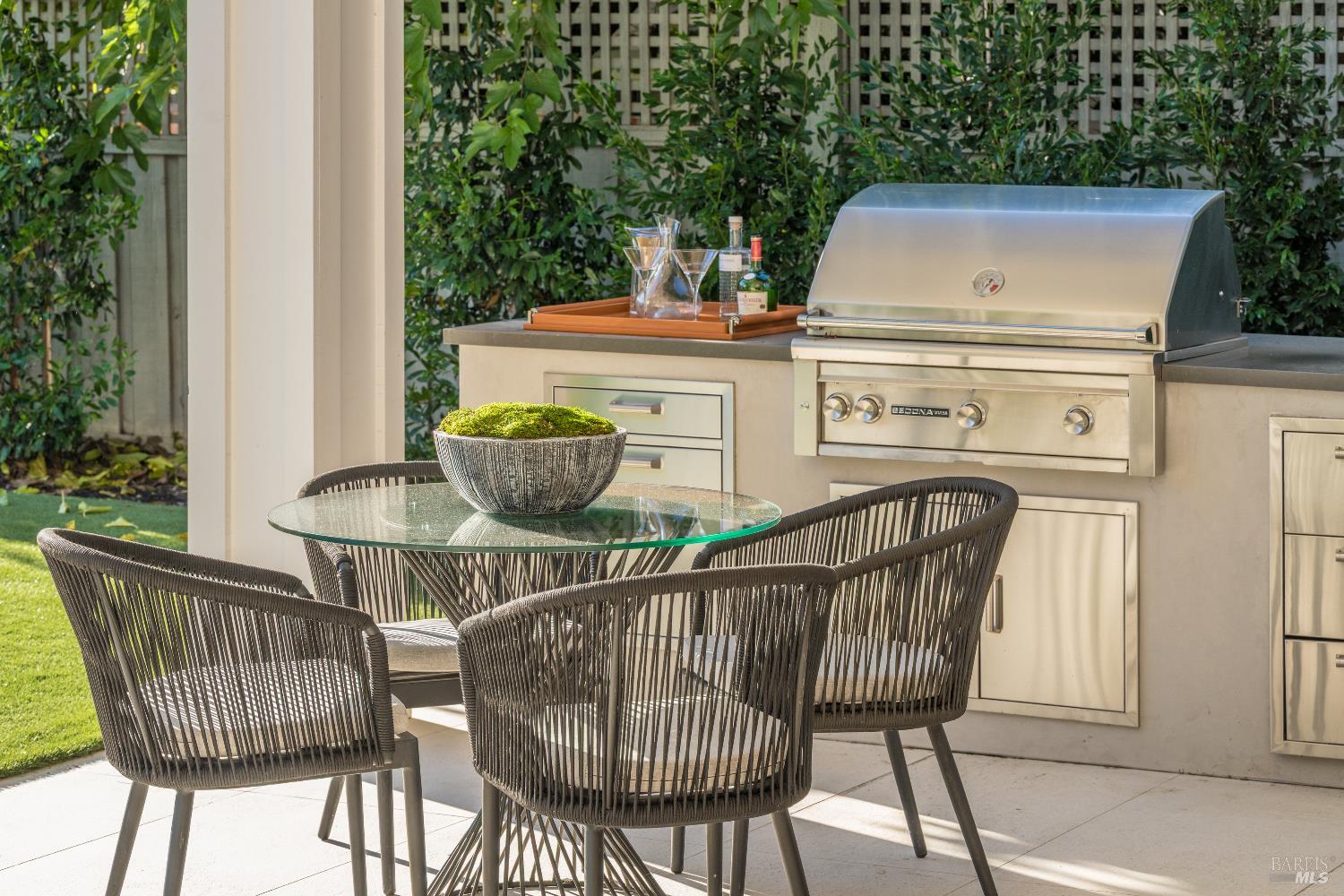 Detail Gallery Image 10 of 30 For 1547 Allyn Ave, Saint Helena,  CA 94574 - 5 Beds | 5 Baths