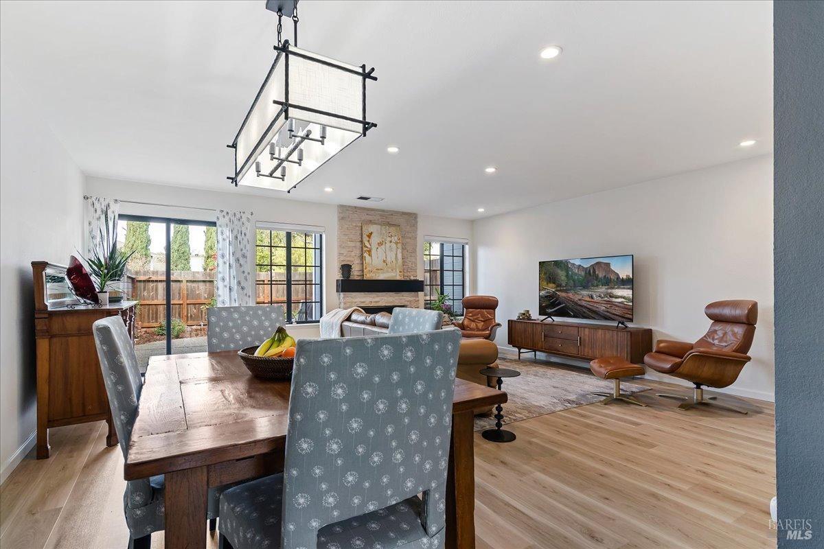 Detail Gallery Image 6 of 23 For 1782 Devonshire Dr, Benicia,  CA 94510 - 3 Beds | 2/1 Baths