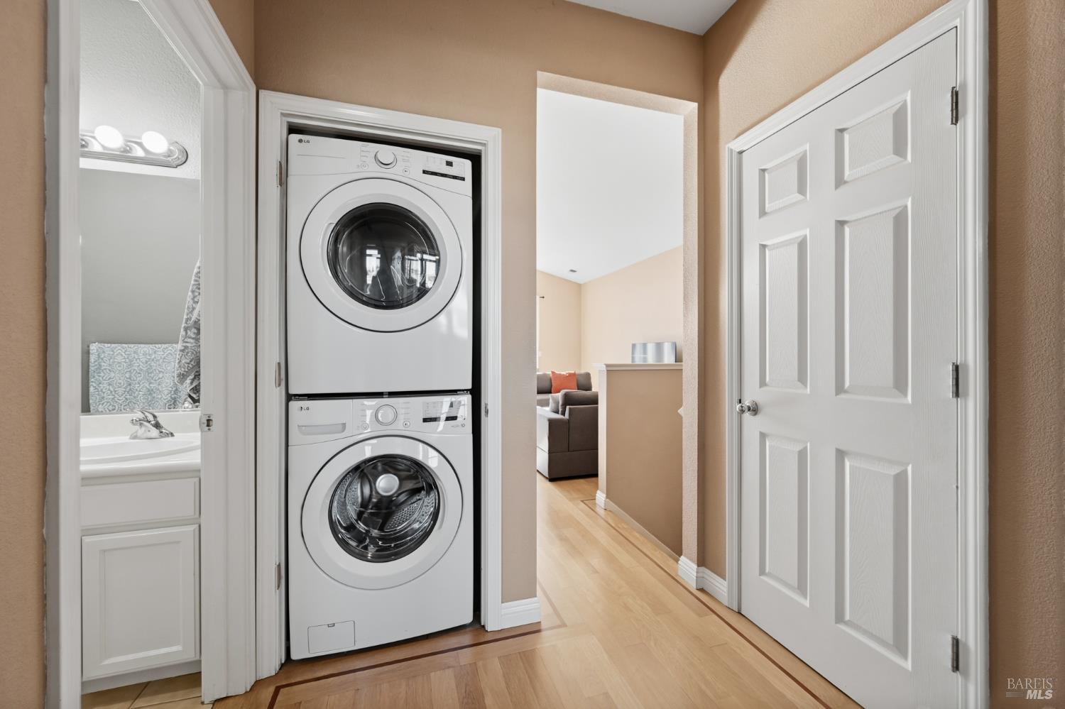 Detail Gallery Image 32 of 35 For 2983 Bay Village Ave, Santa Rosa,  CA 95403 - 4 Beds | 2 Baths