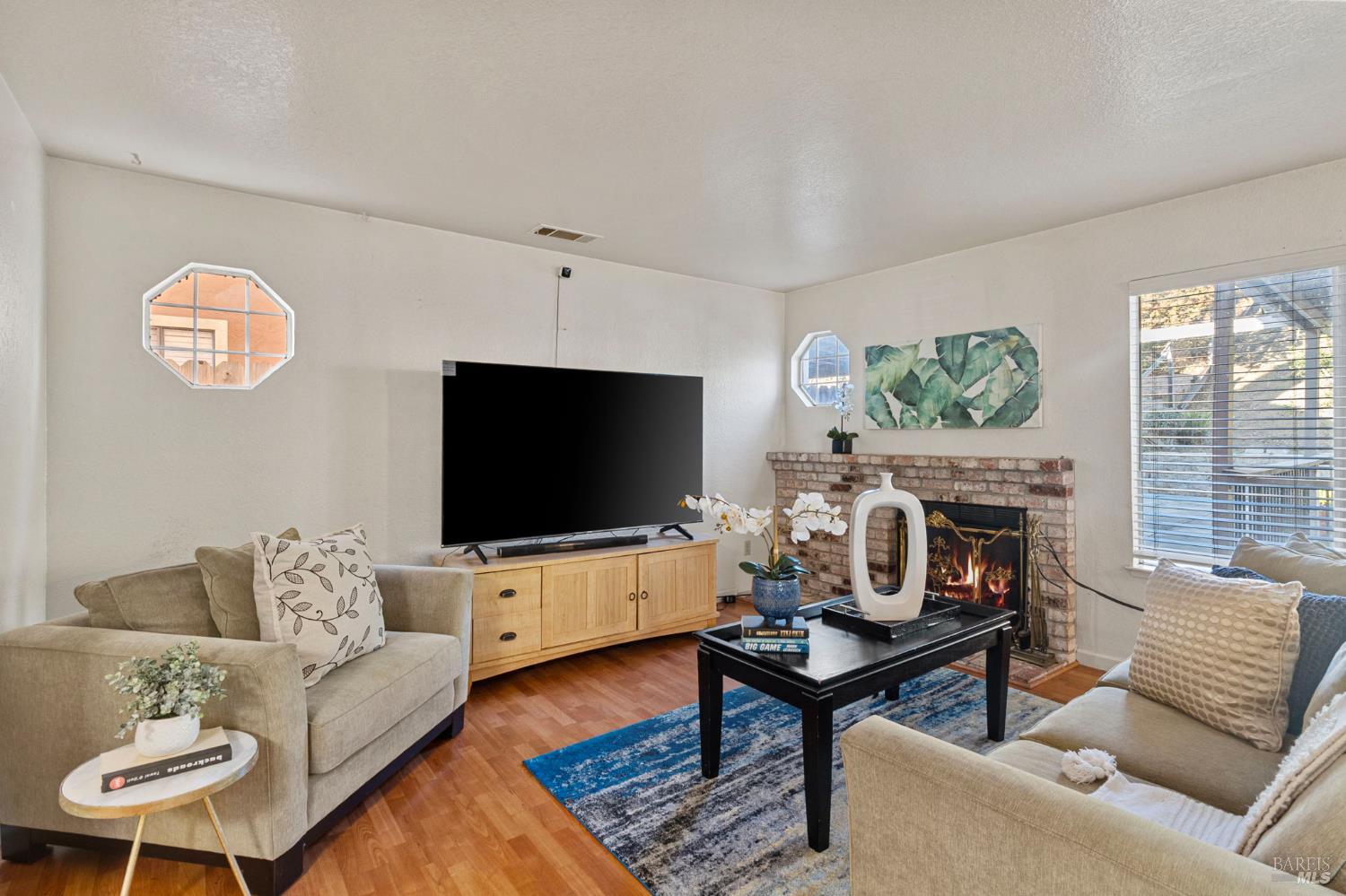 Detail Gallery Image 3 of 23 For 730 Britannia Dr, Vallejo,  CA 94591 - 3 Beds | 2/1 Baths