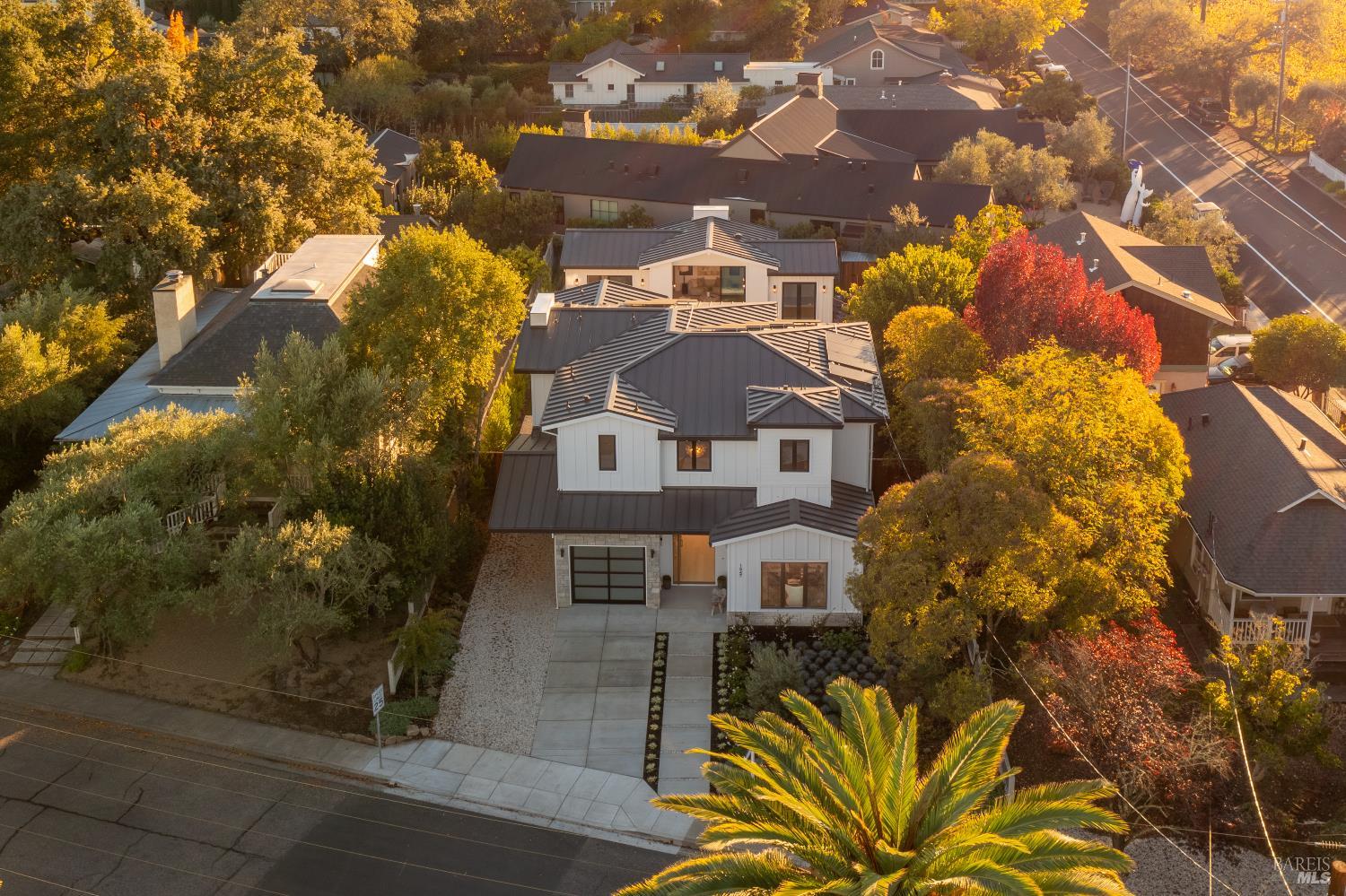 Detail Gallery Image 30 of 30 For 1547 Allyn Ave, Saint Helena,  CA 94574 - 5 Beds | 5 Baths