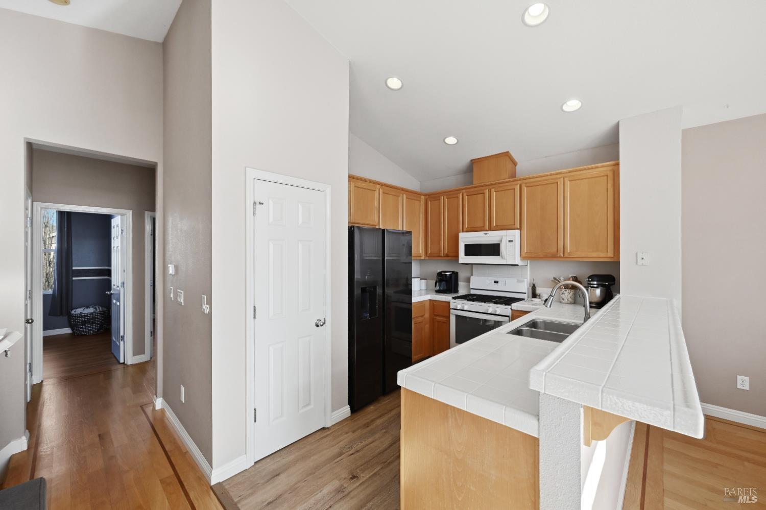 Detail Gallery Image 17 of 35 For 2983 Bay Village Ave, Santa Rosa,  CA 95403 - 4 Beds | 2 Baths