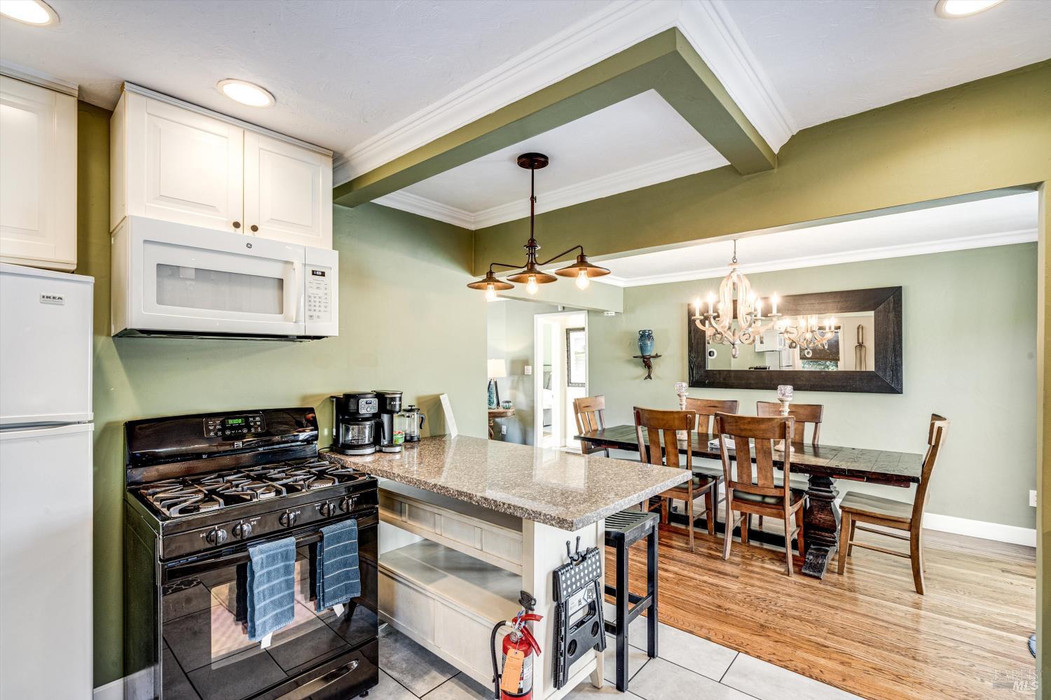 Detail Gallery Image 18 of 45 For 3 Highland Dr, Napa,  CA 94559 - 2 Beds | 1/1 Baths