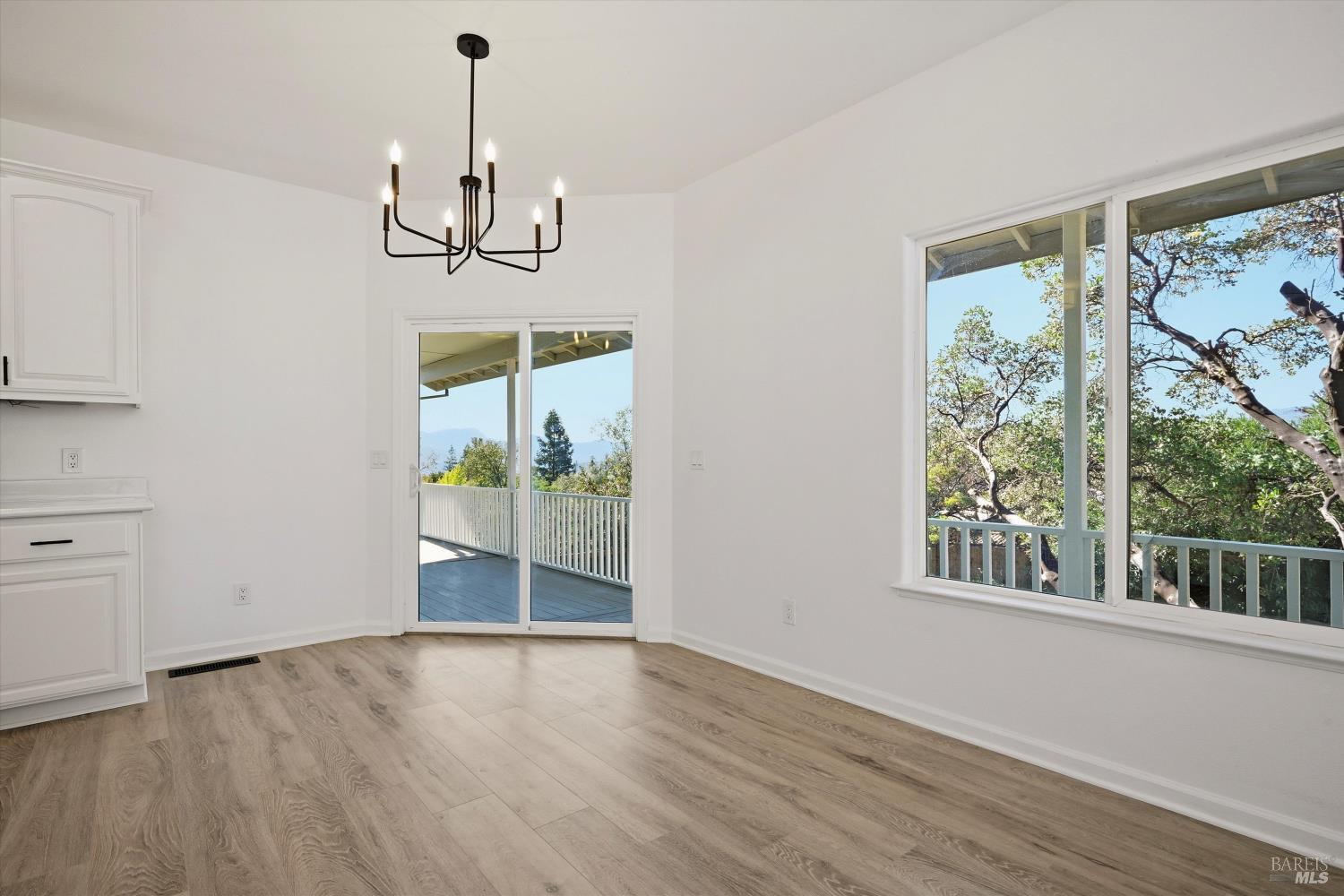 Detail Gallery Image 29 of 36 For 19285 Ravenhill Rd, Hidden Valley Lake,  CA 95467 - 4 Beds | 2/1 Baths