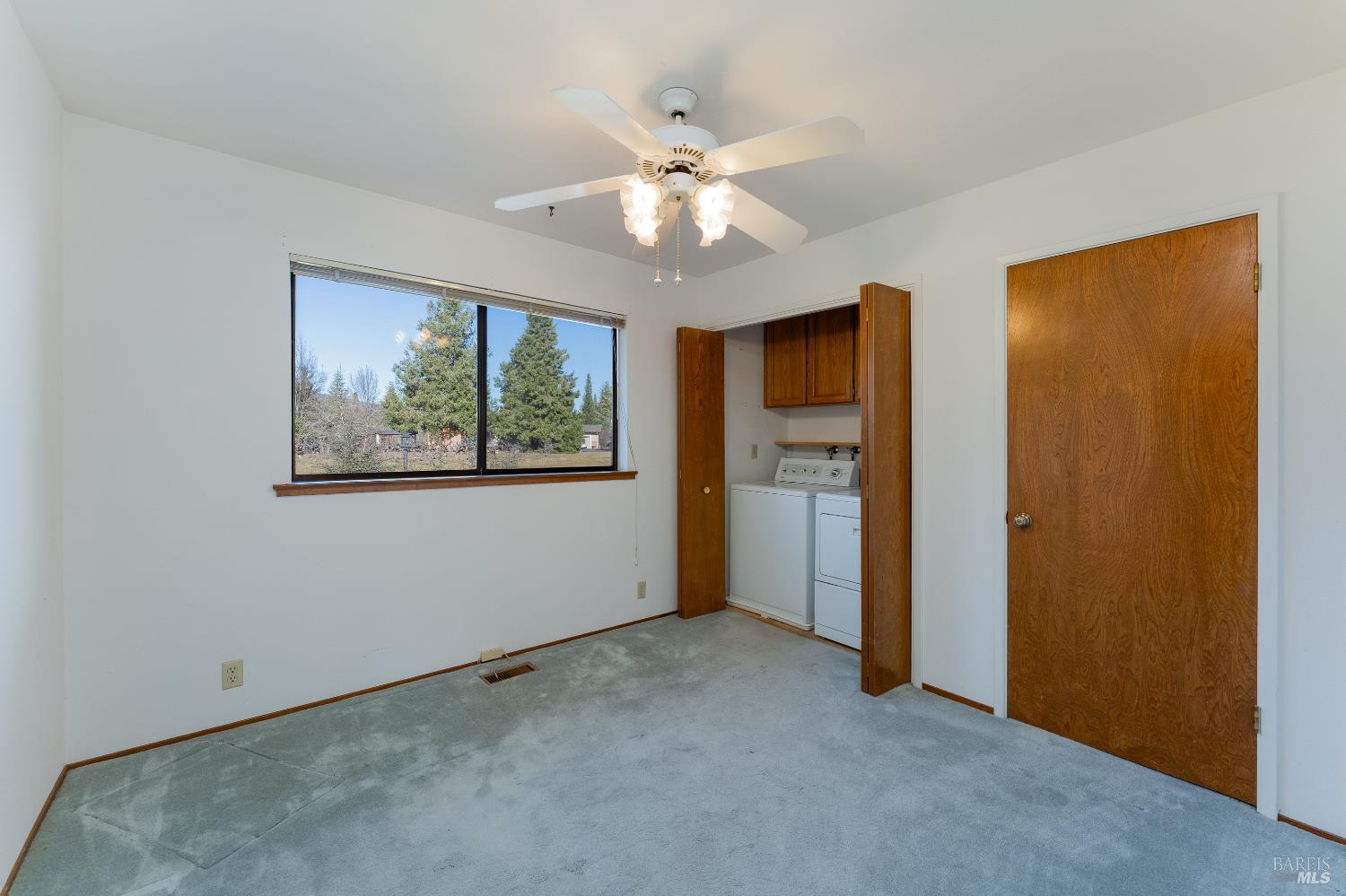 Detail Gallery Image 19 of 33 For 2155 Gowan Way, Redwood Valley,  CA 95470 - 6 Beds | 3 Baths