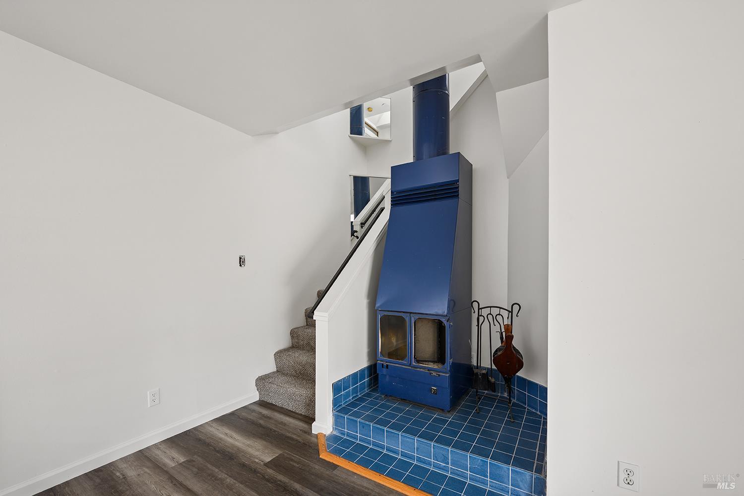 Detail Gallery Image 13 of 30 For 2125 W Steele Ln, Santa Rosa,  CA 95403 - 2 Beds | 1/1 Baths