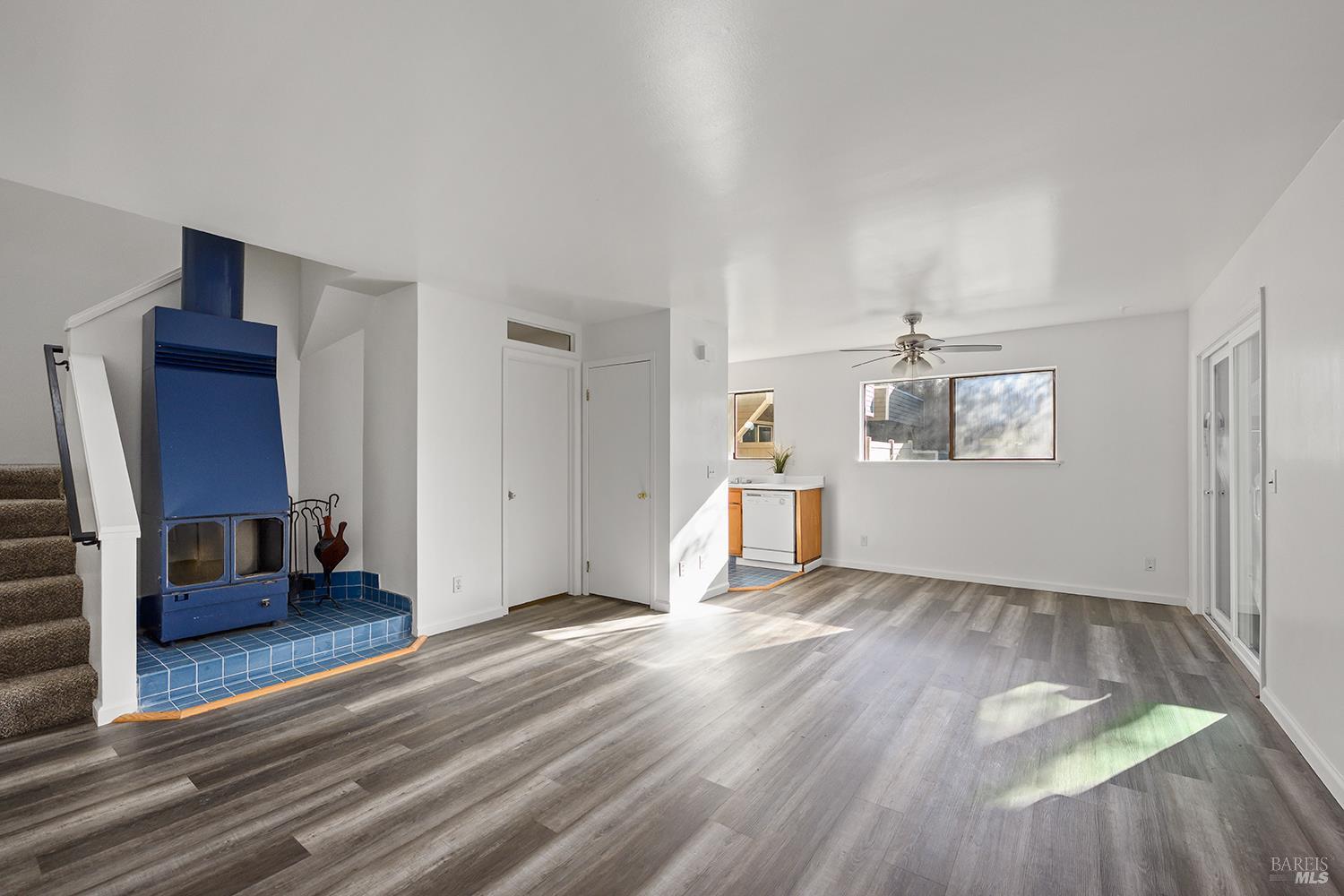 Detail Gallery Image 7 of 30 For 2125 W Steele Ln, Santa Rosa,  CA 95403 - 2 Beds | 1/1 Baths