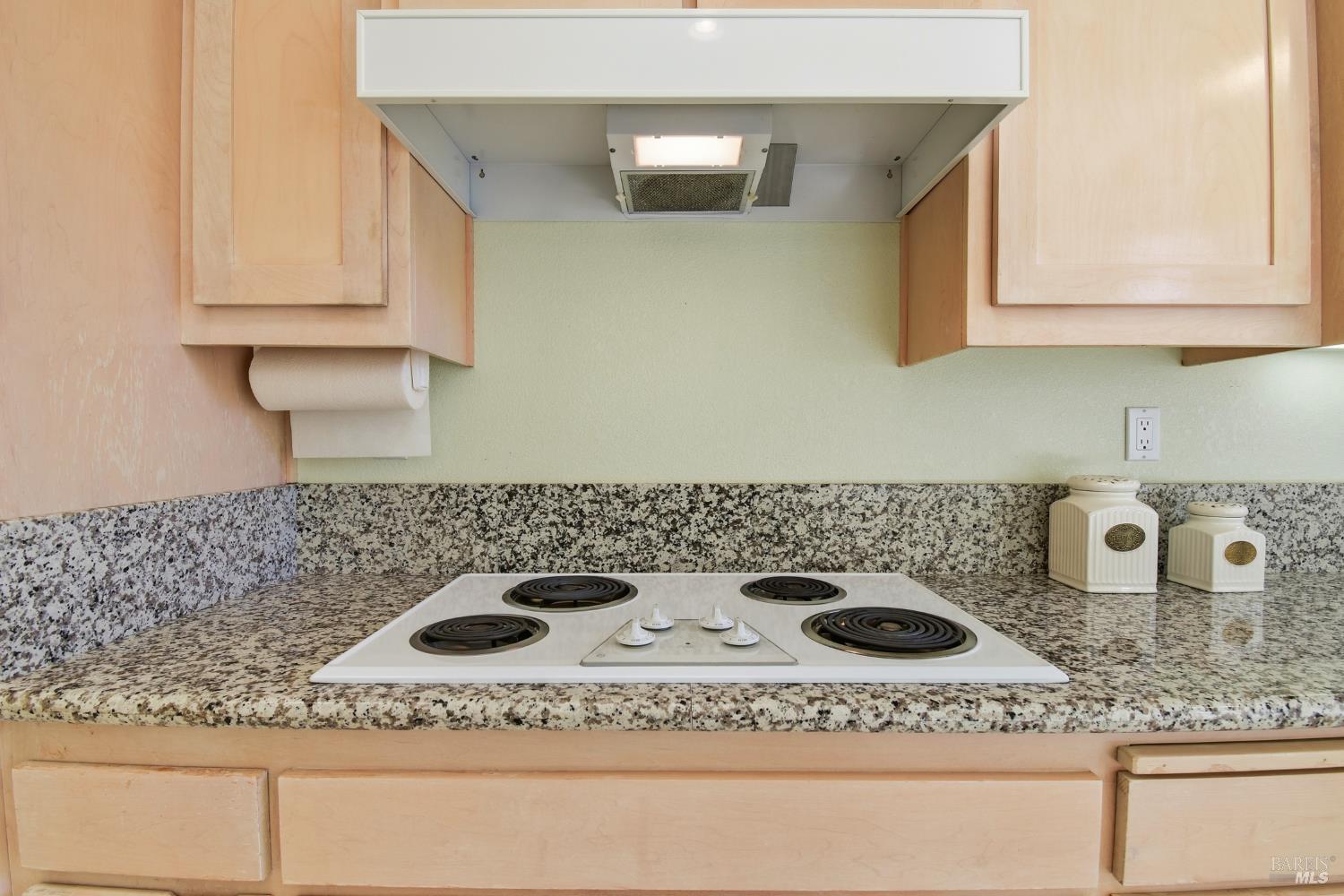 Detail Gallery Image 14 of 35 For 6571 Pine Valley Dr, Santa Rosa,  CA 95409 - 3 Beds | 2 Baths