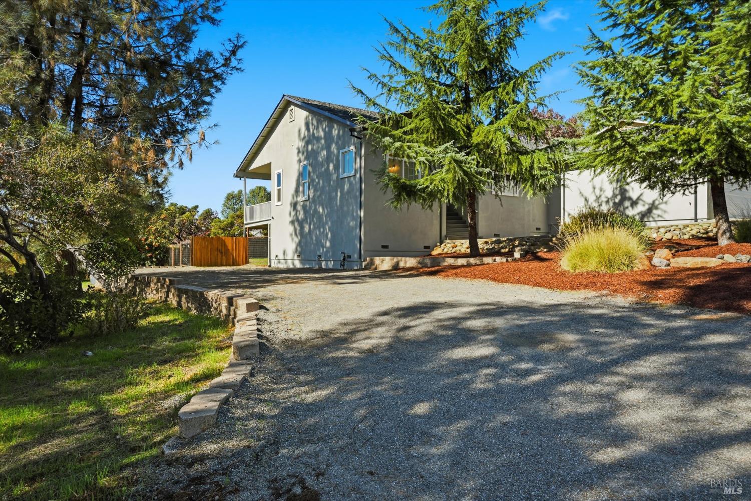 Detail Gallery Image 5 of 36 For 19285 Ravenhill Rd, Hidden Valley Lake,  CA 95467 - 4 Beds | 2/1 Baths