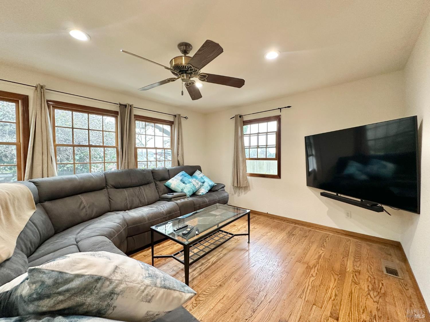 Detail Gallery Image 68 of 89 For 639 E 5th St, Benicia,  CA 94510 - – Beds | – Baths