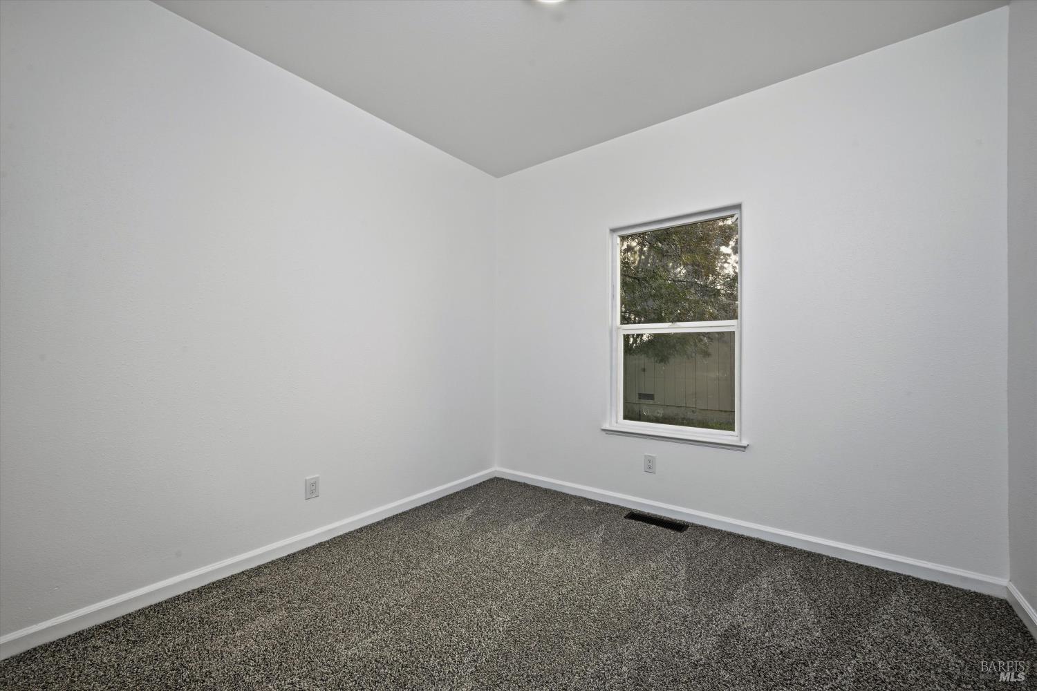 Detail Gallery Image 31 of 36 For 19285 Ravenhill Rd, Hidden Valley Lake,  CA 95467 - 4 Beds | 2/1 Baths