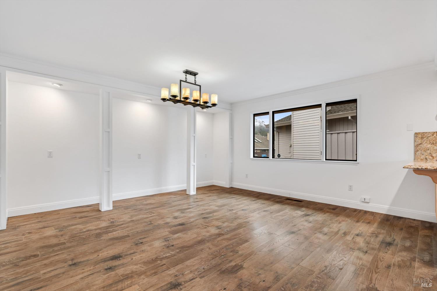 Detail Gallery Image 13 of 38 For 326 Singing Brook Cir, Santa Rosa,  CA 95409 - 2 Beds | 2 Baths