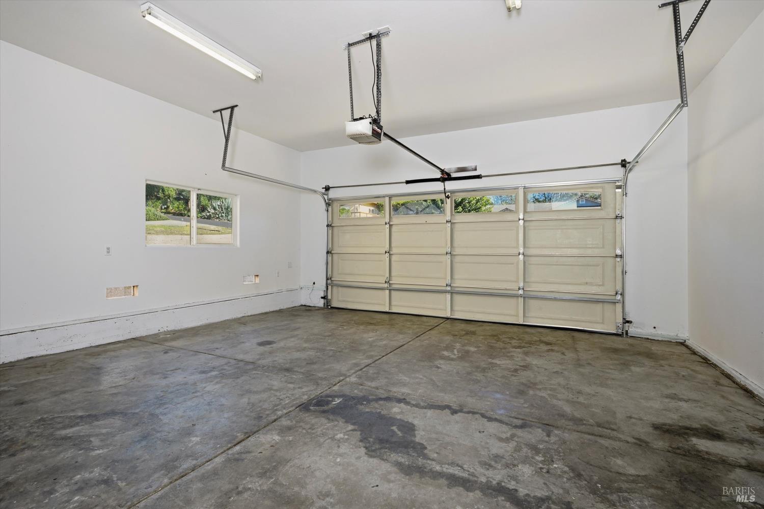 Detail Gallery Image 35 of 36 For 19285 Ravenhill Rd, Hidden Valley Lake,  CA 95467 - 4 Beds | 2/1 Baths