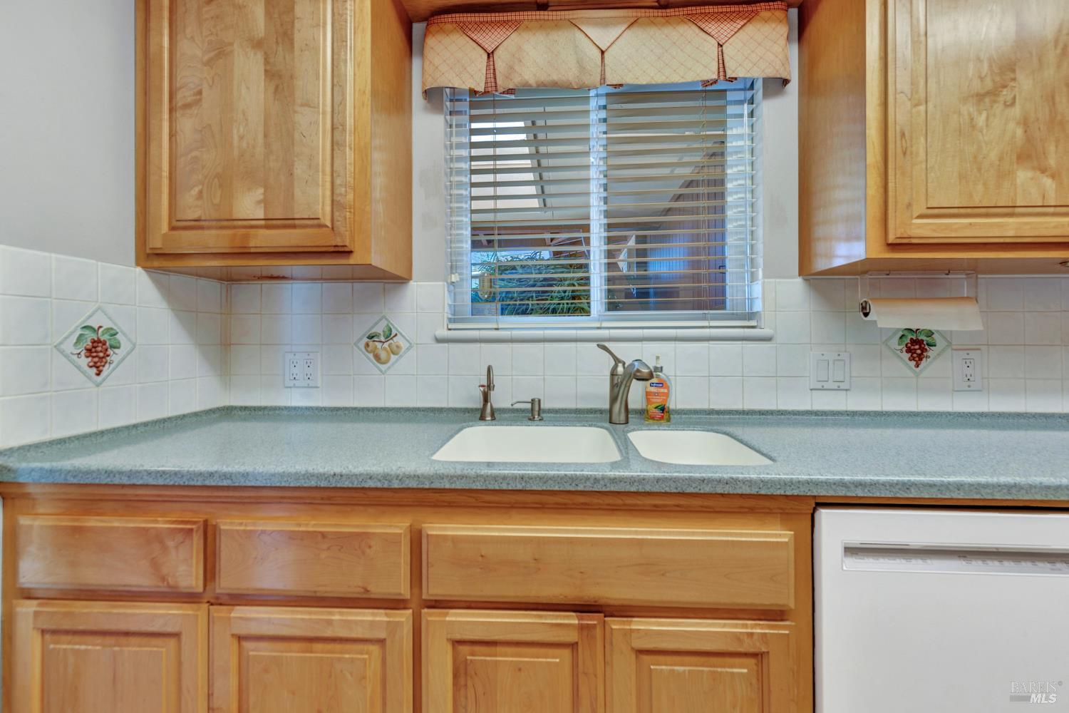 Detail Gallery Image 14 of 58 For 108 Franciscan Dr, Vallejo,  CA 94589 - 3 Beds | 4 Baths