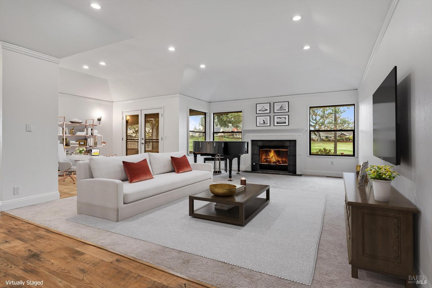 Detail Gallery Image 5 of 38 For 326 Singing Brook Cir, Santa Rosa,  CA 95409 - 2 Beds | 2 Baths