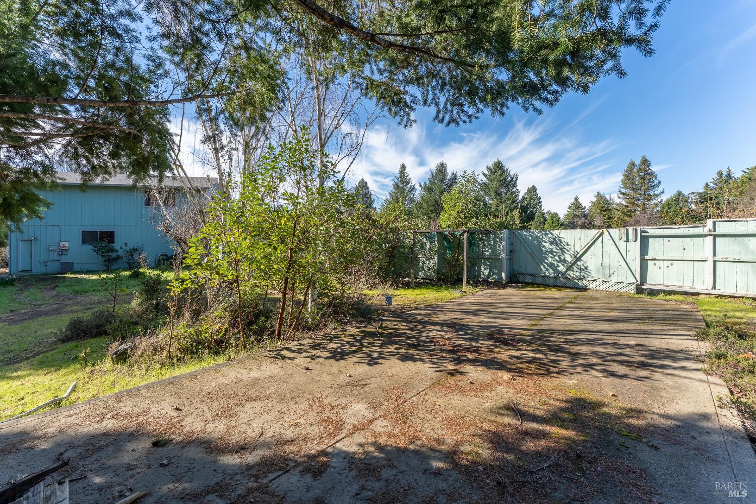 Detail Gallery Image 28 of 33 For 2155 Gowan Way, Redwood Valley,  CA 95470 - 6 Beds | 3 Baths