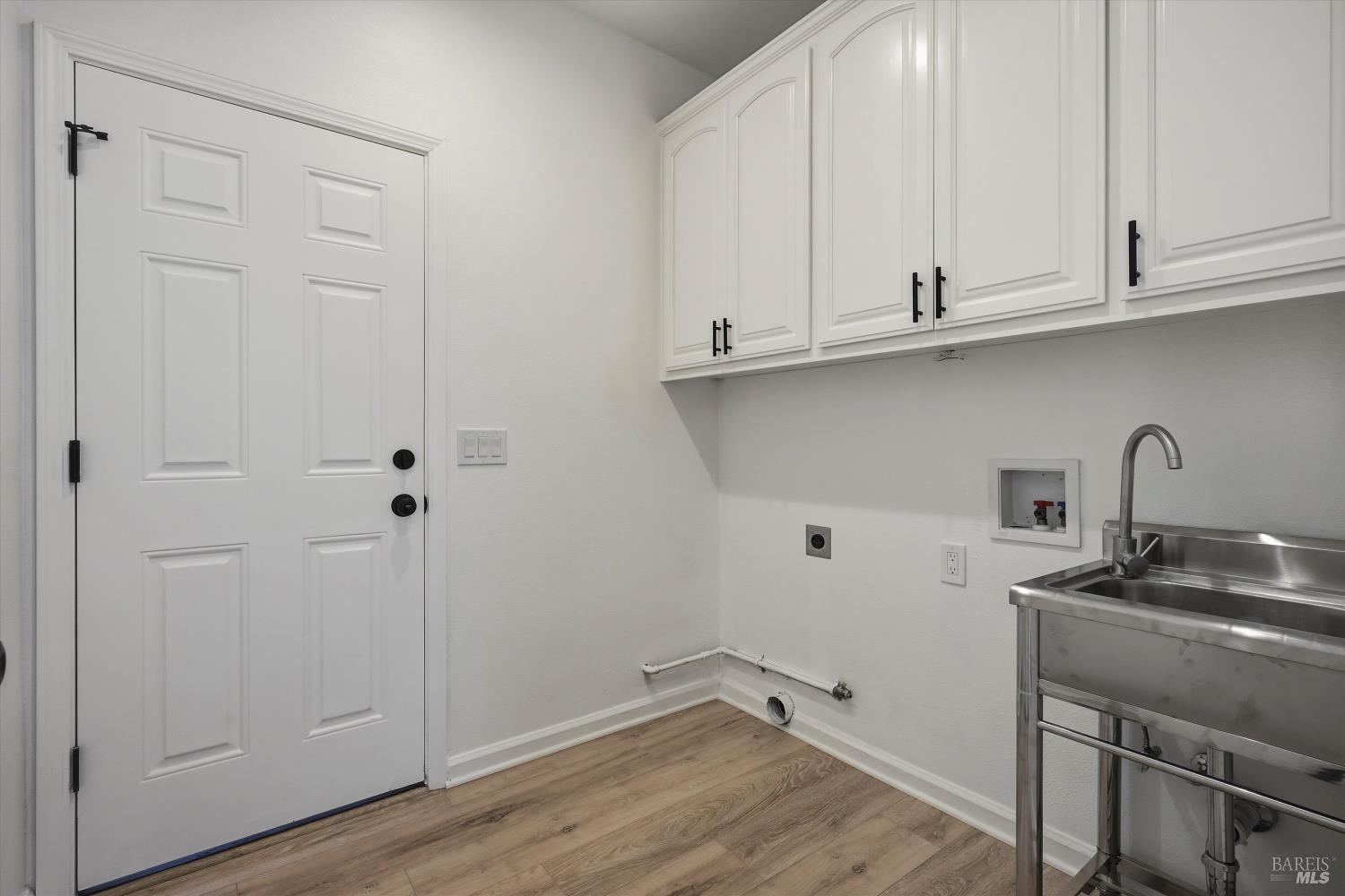 Detail Gallery Image 33 of 36 For 19285 Ravenhill Rd, Hidden Valley Lake,  CA 95467 - 4 Beds | 2/1 Baths