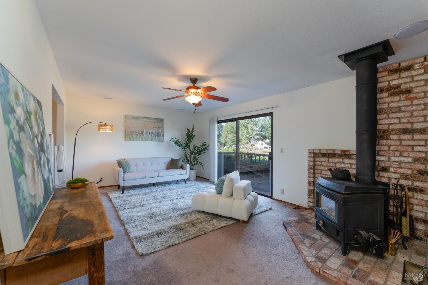 Detail Gallery Image 4 of 33 For 2155 Gowan Way, Redwood Valley,  CA 95470 - 6 Beds | 3 Baths