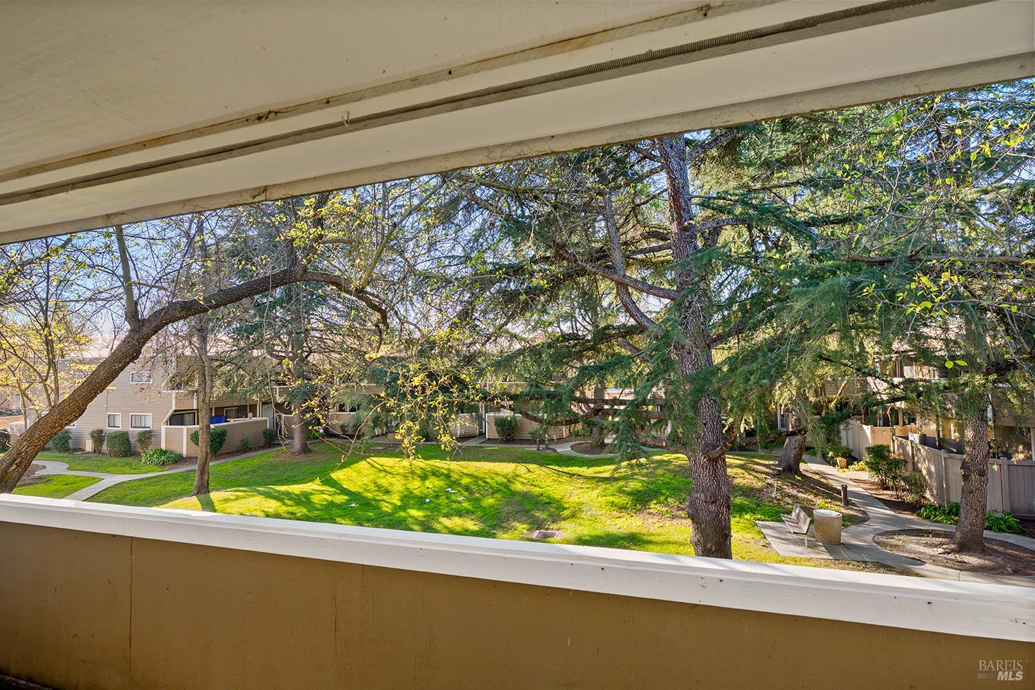 Detail Gallery Image 18 of 30 For 2125 W Steele Ln, Santa Rosa,  CA 95403 - 2 Beds | 1/1 Baths