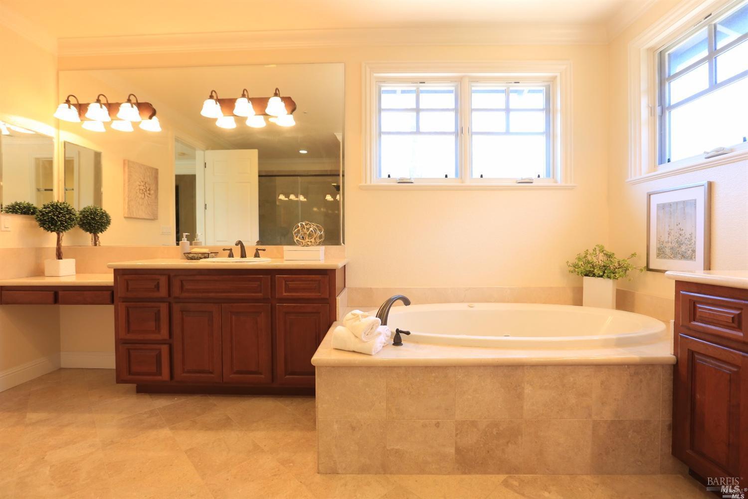 Detail Gallery Image 19 of 22 For 31 Ross Ter, Kentfield,  CA 94904 - 4 Beds | 4/1 Baths