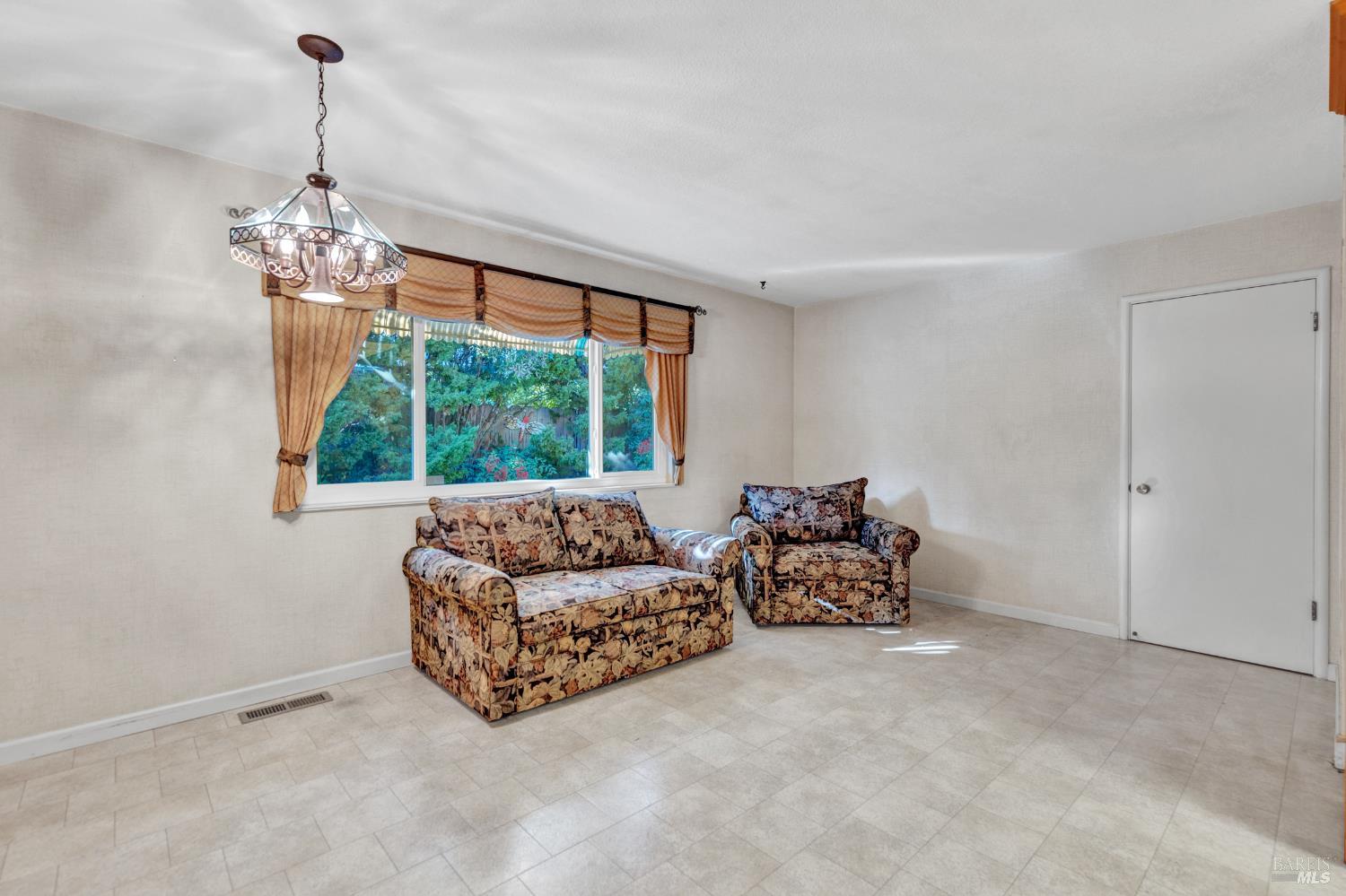 Detail Gallery Image 17 of 58 For 108 Franciscan Dr, Vallejo,  CA 94589 - 3 Beds | 4 Baths