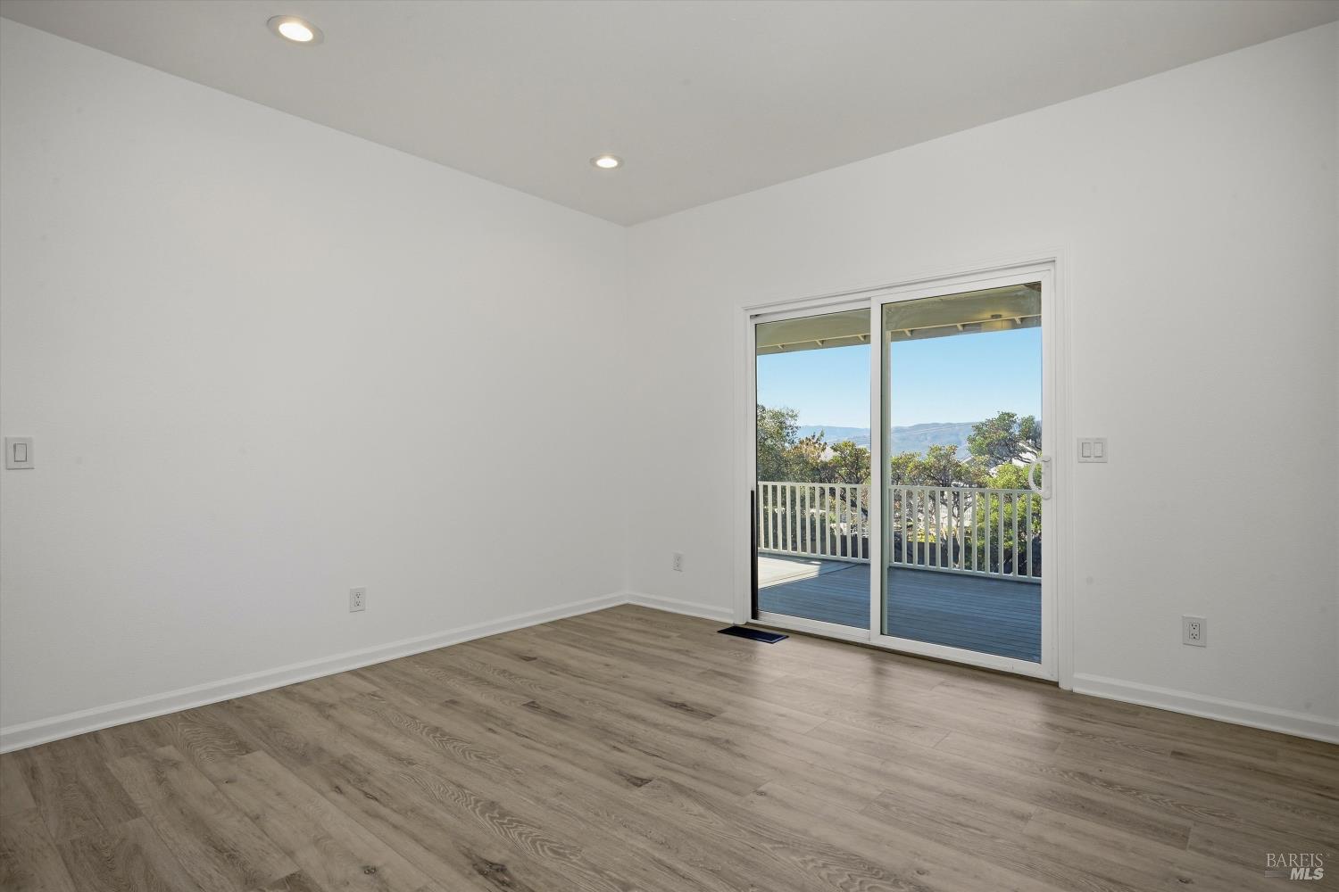 Detail Gallery Image 16 of 36 For 19285 Ravenhill Rd, Hidden Valley Lake,  CA 95467 - 4 Beds | 2/1 Baths