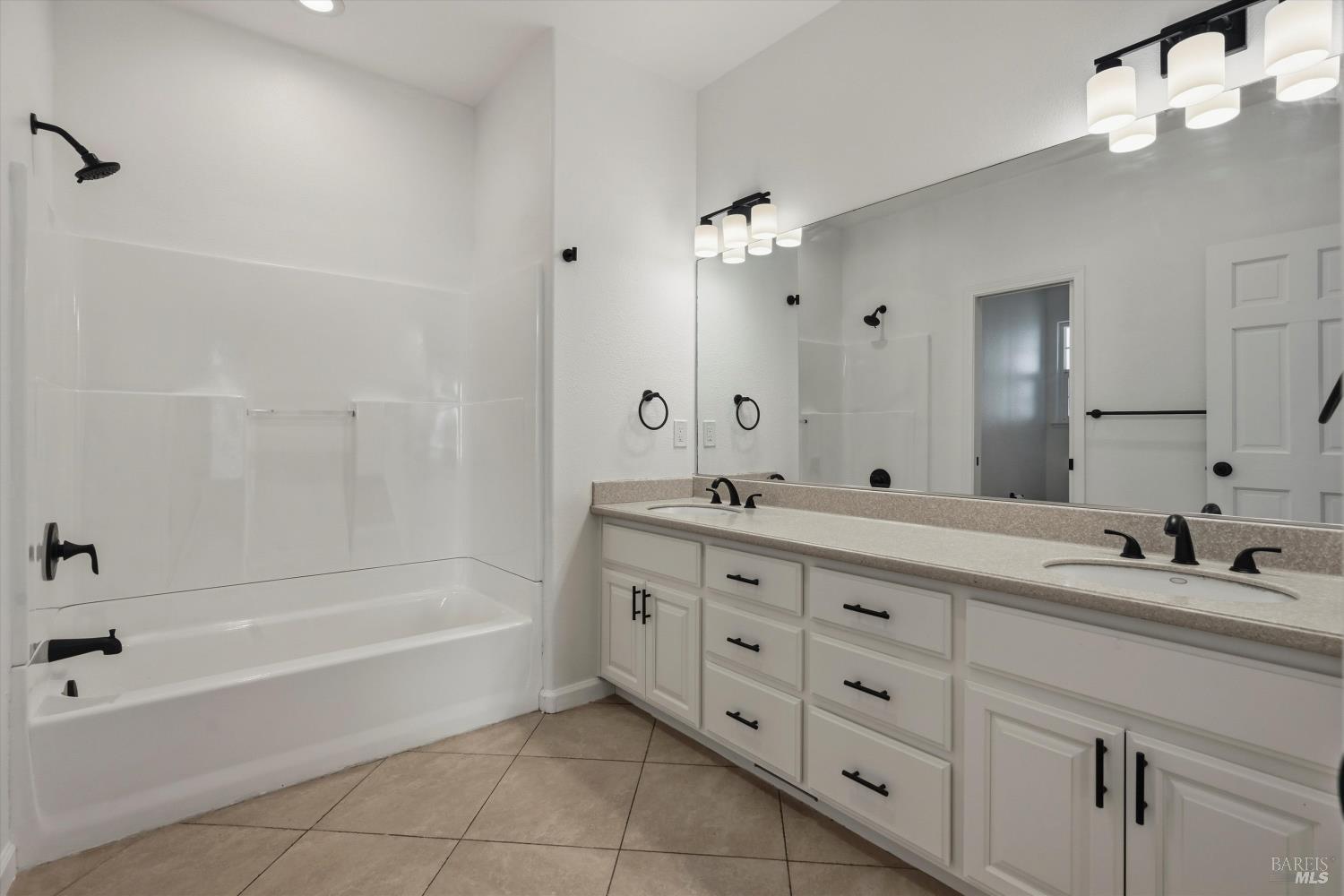 Detail Gallery Image 32 of 36 For 19285 Ravenhill Rd, Hidden Valley Lake,  CA 95467 - 4 Beds | 2/1 Baths