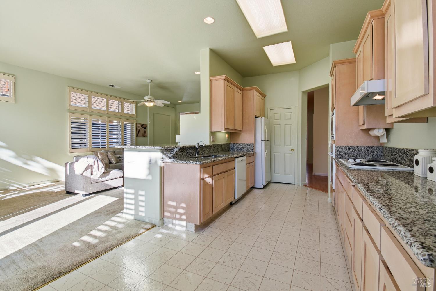 Detail Gallery Image 11 of 35 For 6571 Pine Valley Dr, Santa Rosa,  CA 95409 - 3 Beds | 2 Baths