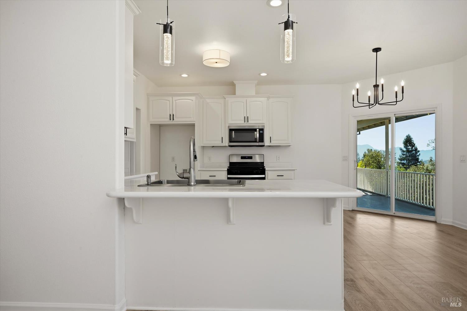 Detail Gallery Image 30 of 36 For 19285 Ravenhill Rd, Hidden Valley Lake,  CA 95467 - 4 Beds | 2/1 Baths