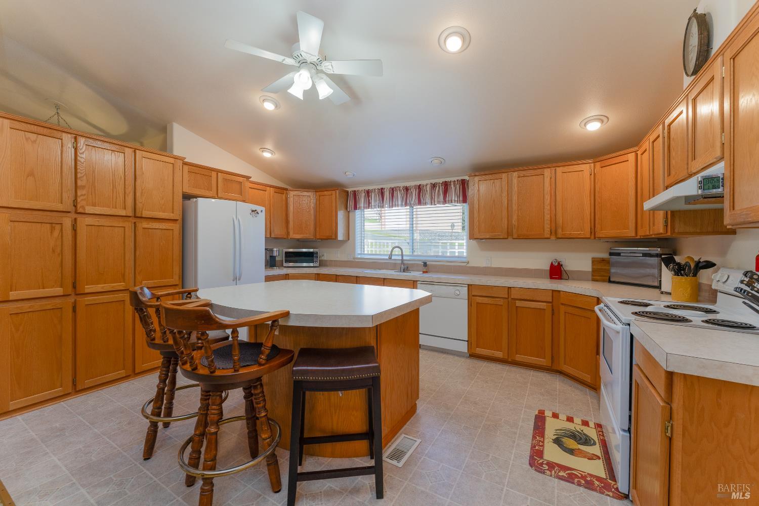 Detail Gallery Image 8 of 28 For 2599 Coyote Rd, Willits,  CA 95490 - 3 Beds | 2 Baths