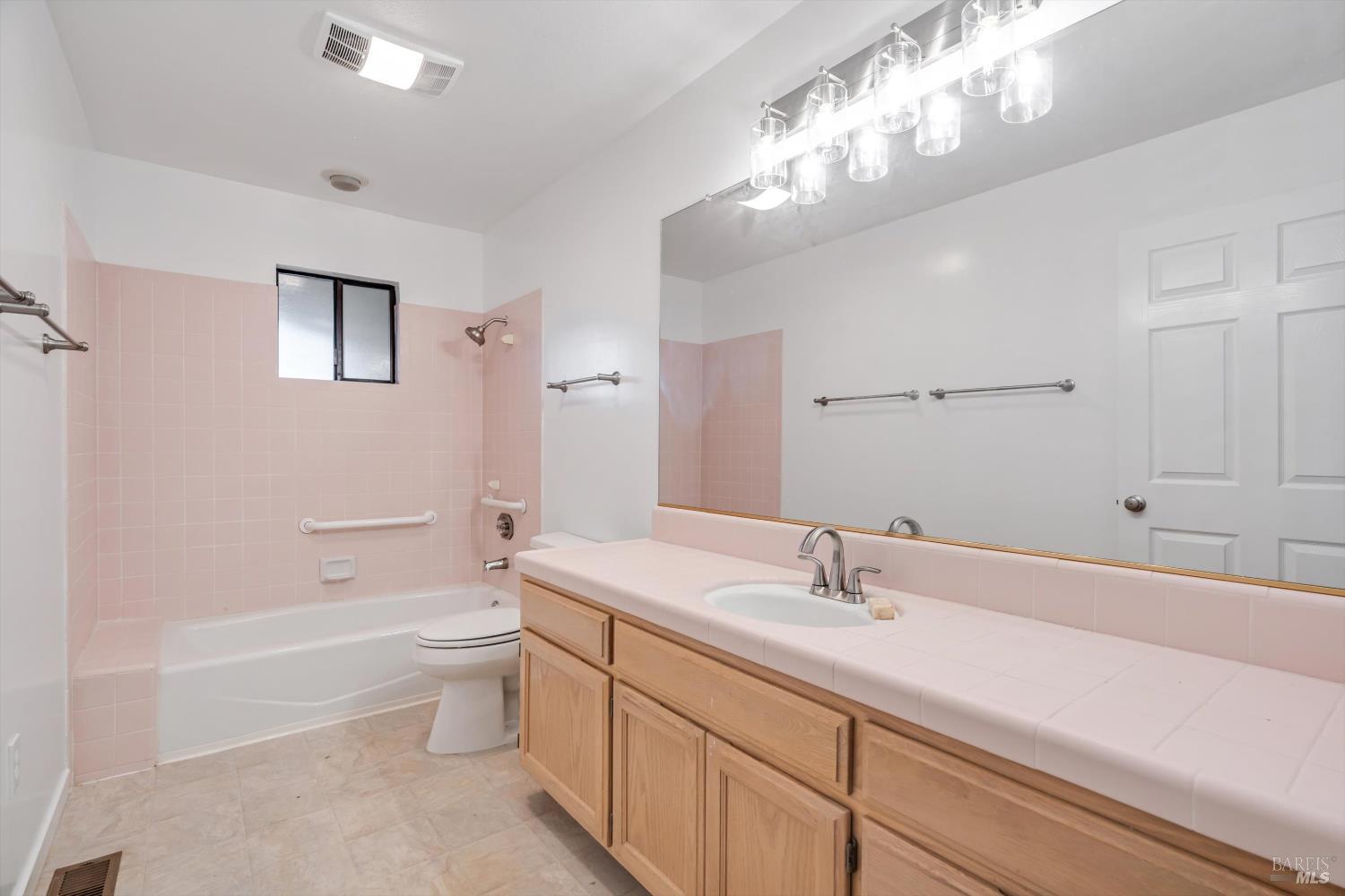 Detail Gallery Image 16 of 38 For 326 Singing Brook Cir, Santa Rosa,  CA 95409 - 2 Beds | 2 Baths