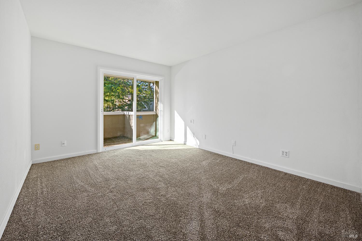 Detail Gallery Image 16 of 30 For 2125 W Steele Ln, Santa Rosa,  CA 95403 - 2 Beds | 1/1 Baths