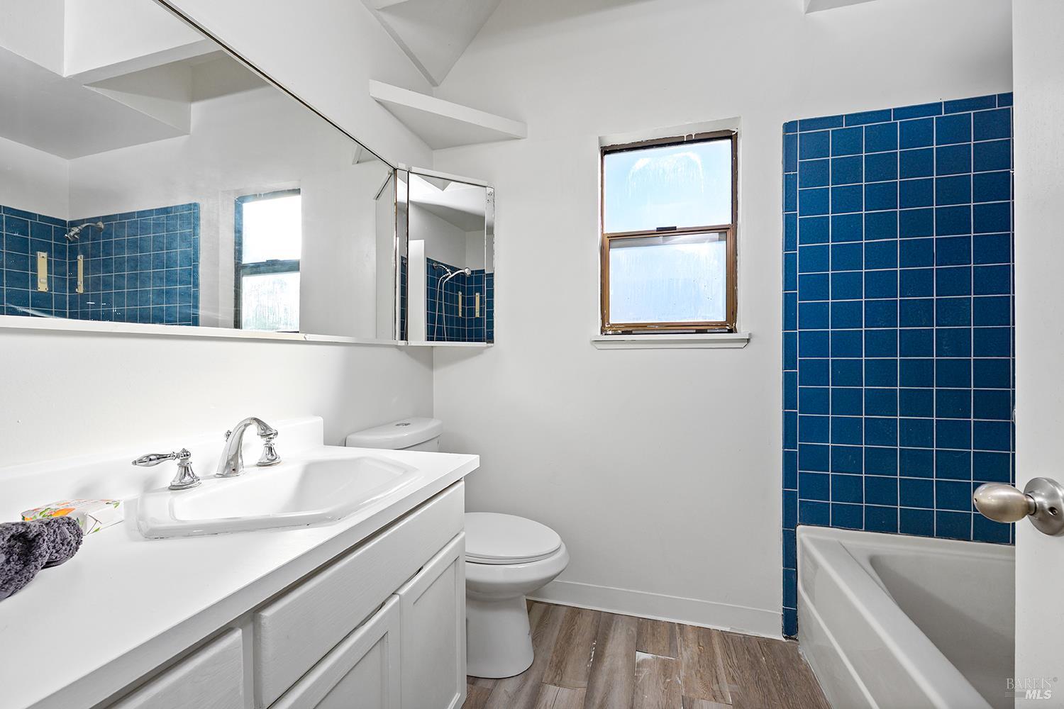 Detail Gallery Image 20 of 30 For 2125 W Steele Ln, Santa Rosa,  CA 95403 - 2 Beds | 1/1 Baths