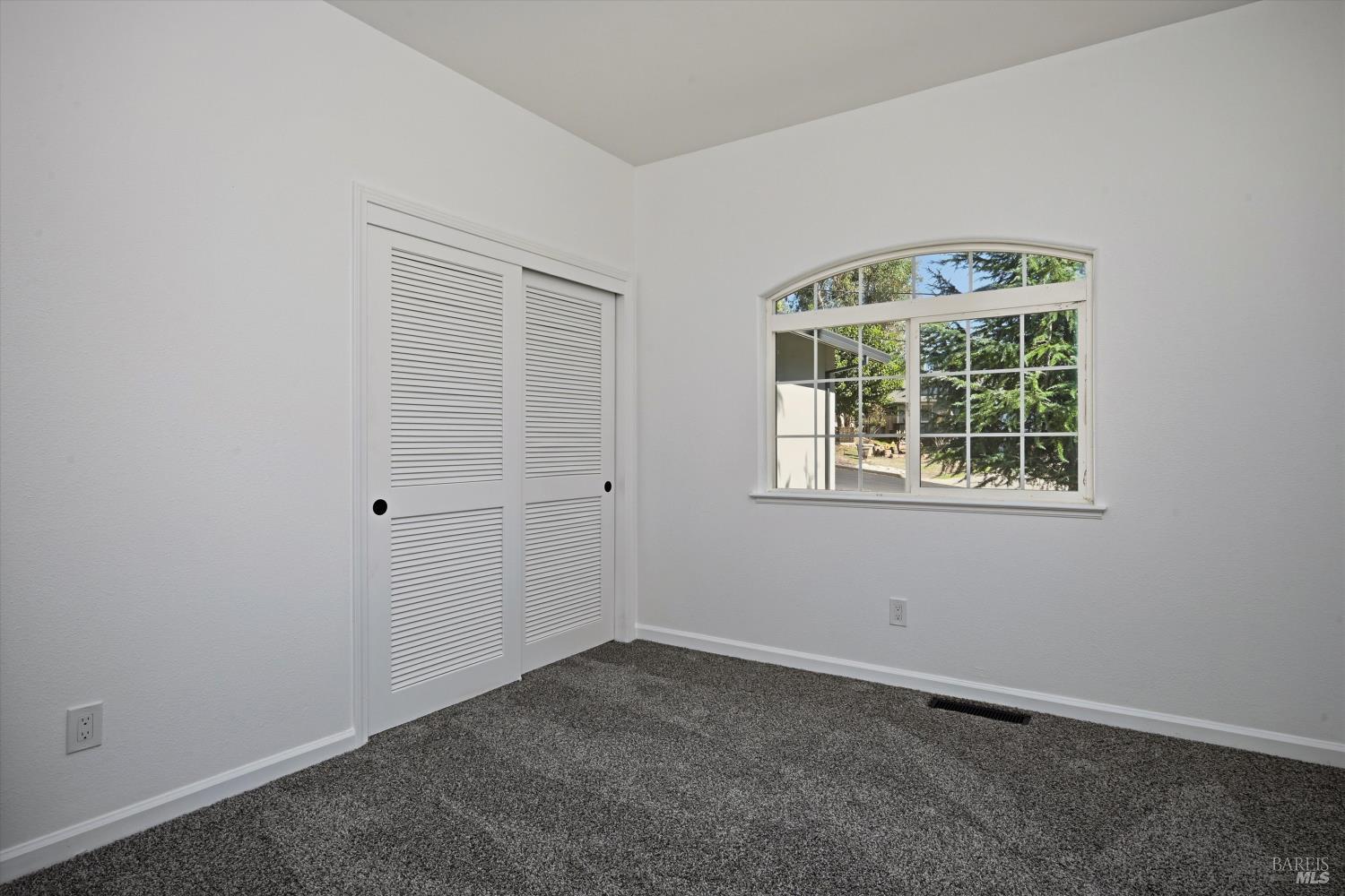Detail Gallery Image 17 of 36 For 19285 Ravenhill Rd, Hidden Valley Lake,  CA 95467 - 4 Beds | 2/1 Baths