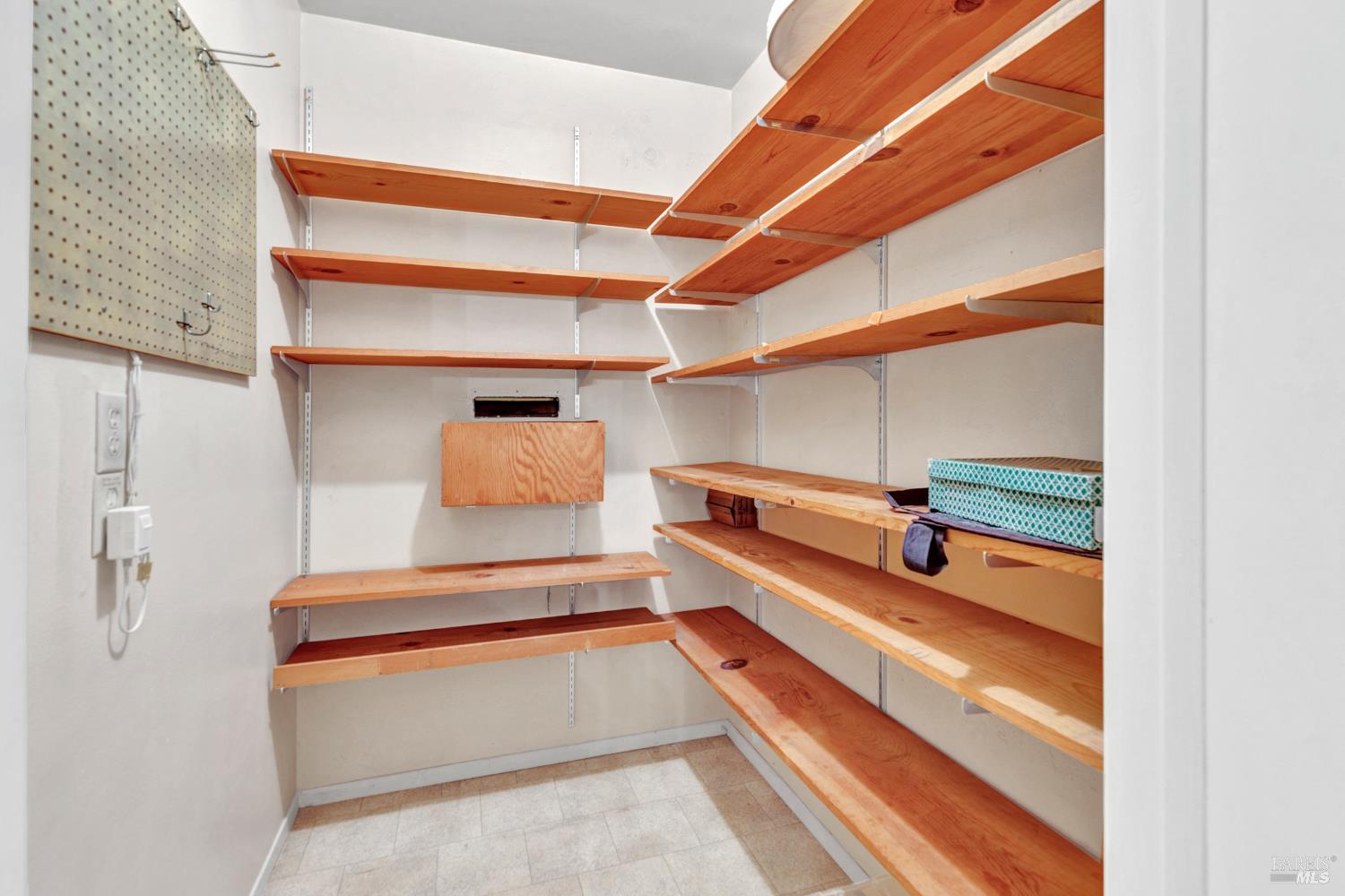 Detail Gallery Image 15 of 58 For 108 Franciscan Dr, Vallejo,  CA 94589 - 3 Beds | 4 Baths