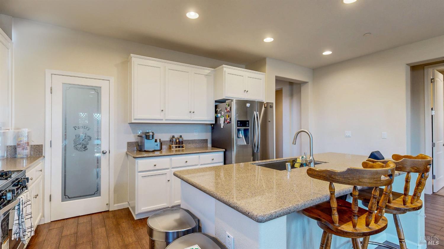 Detail Gallery Image 11 of 55 For 3826 Danbury Way, Fairfield,  CA 94533 - 5 Beds | 3/1 Baths