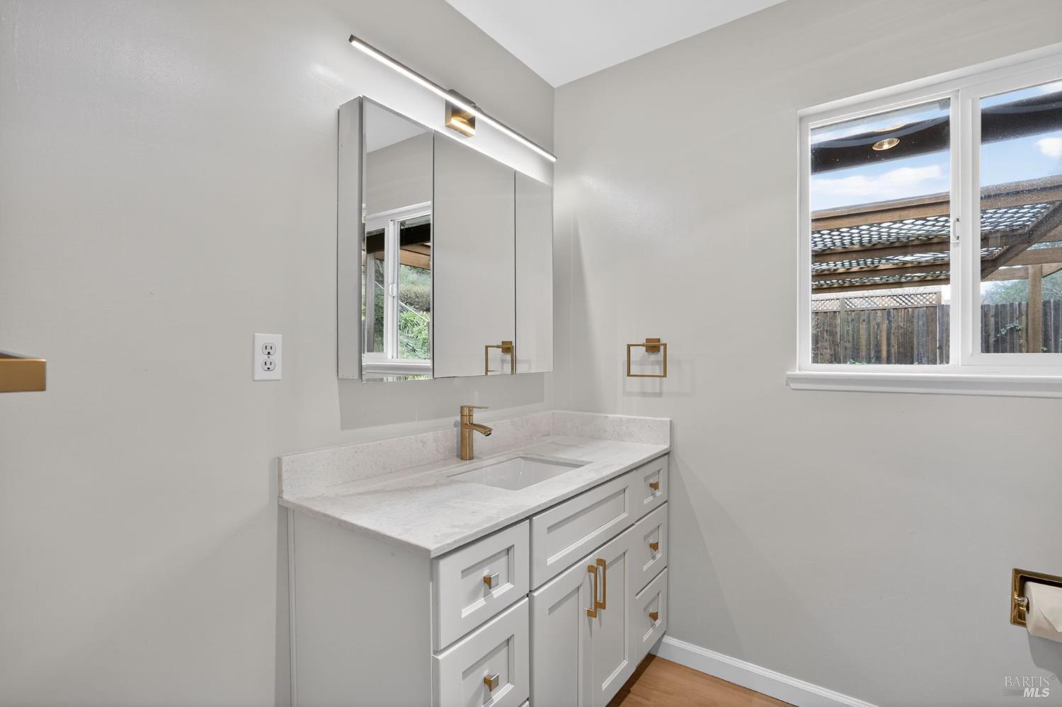 Detail Gallery Image 22 of 31 For 920 Calle Paseo Unkn, Novato,  CA 94949 - 3 Beds | 2 Baths